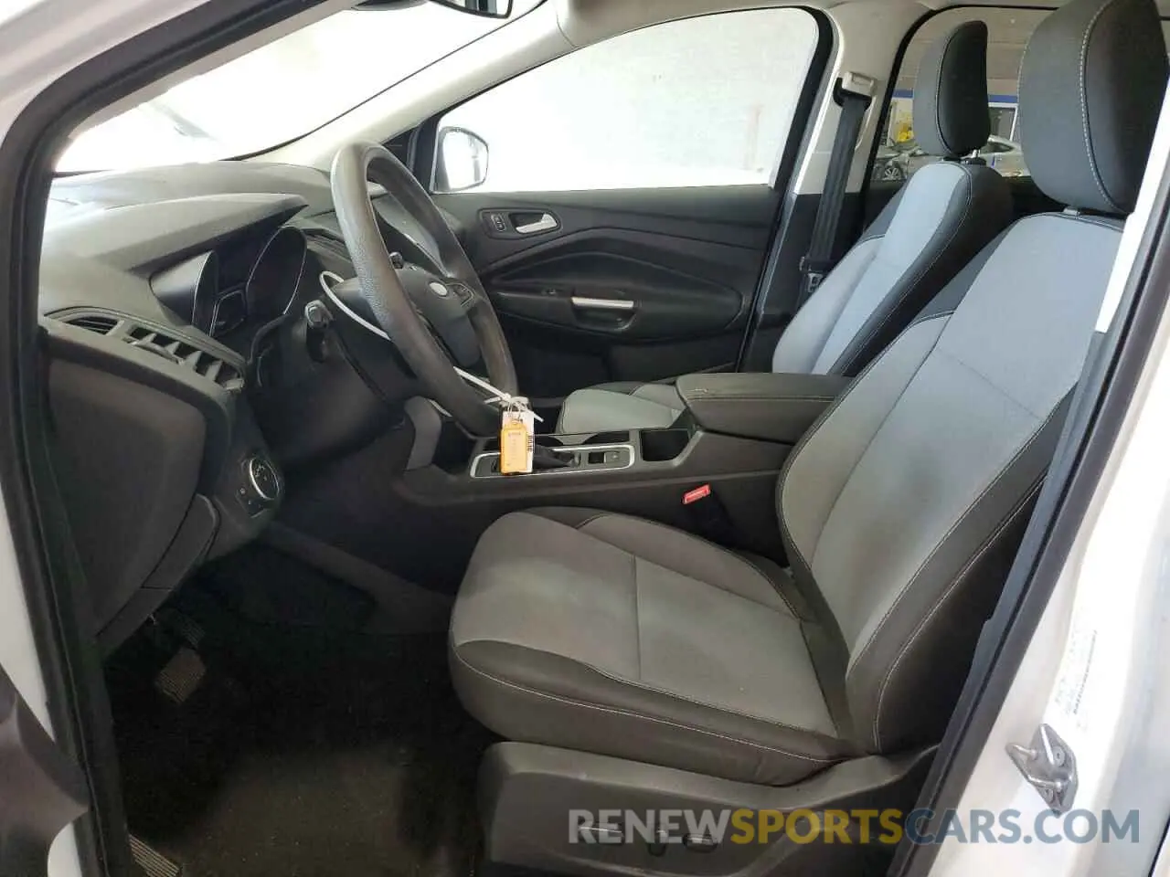 7 Photograph of a damaged car 1FMCU0GD1KUB65606 FORD ESCAPE 2019