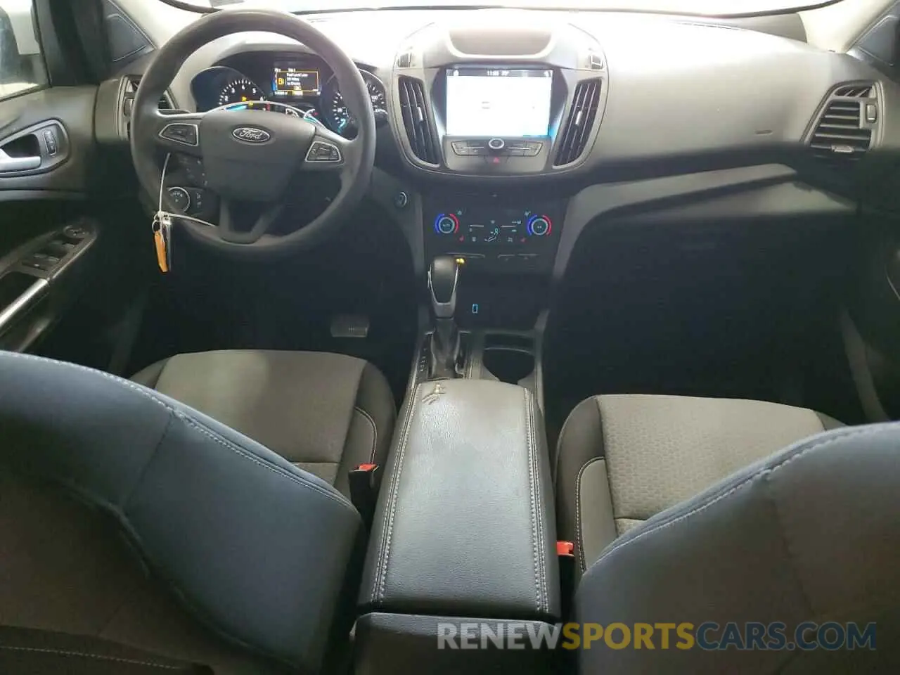 8 Photograph of a damaged car 1FMCU0GD1KUB65606 FORD ESCAPE 2019