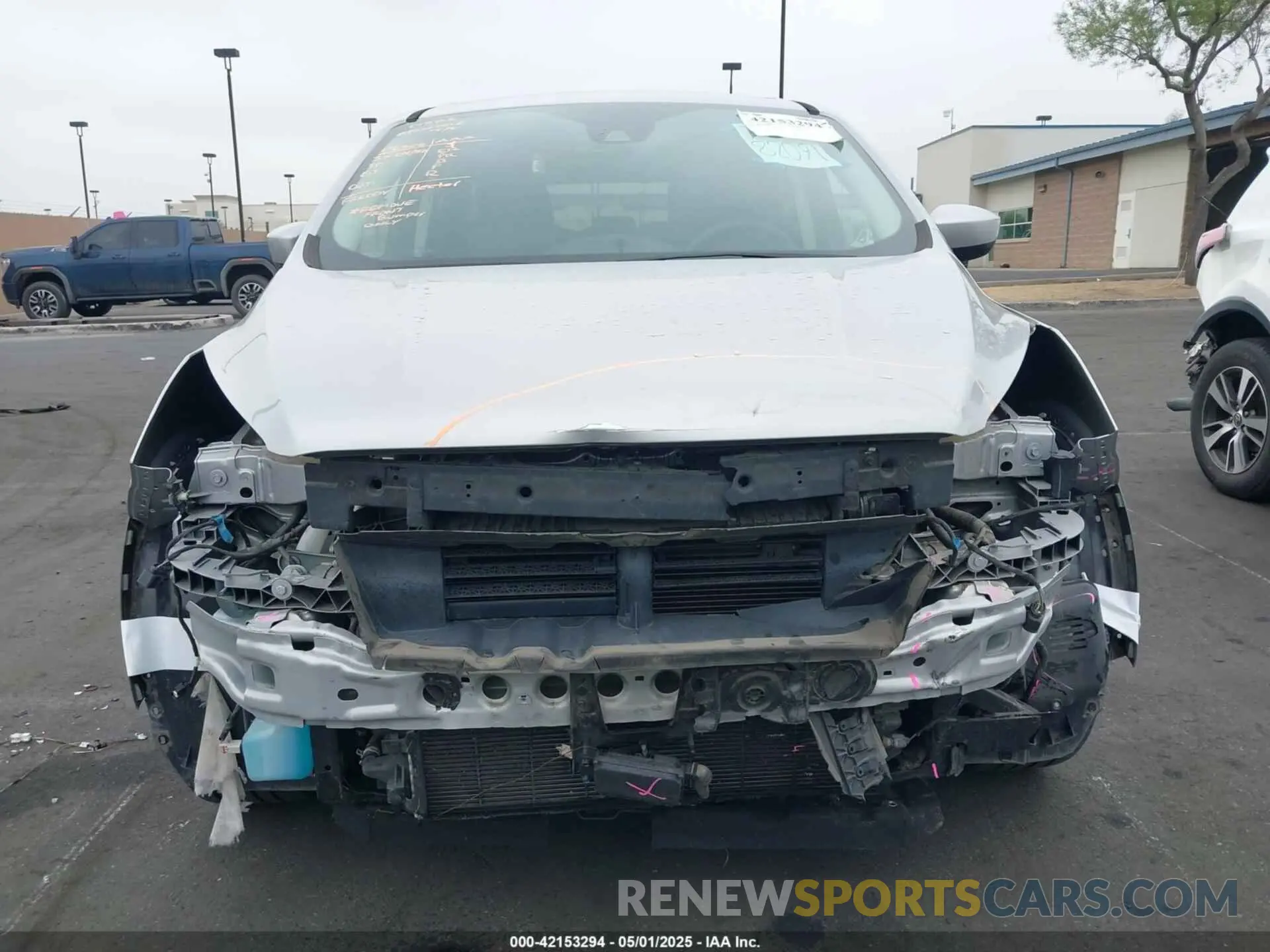 13 Photograph of a damaged car 1FMCU0GD1KUB81935 FORD ESCAPE 2019