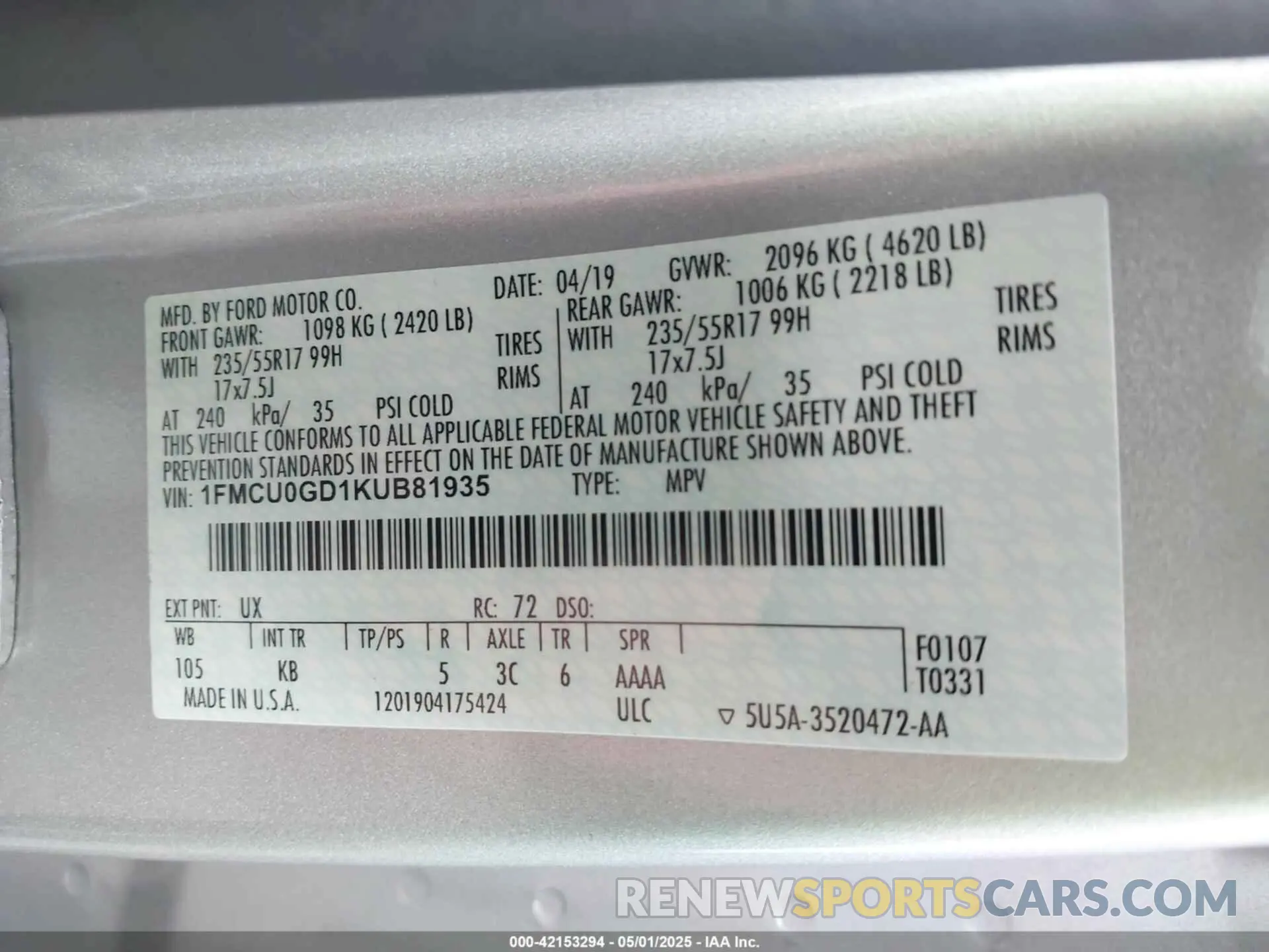 9 Photograph of a damaged car 1FMCU0GD1KUB81935 FORD ESCAPE 2019