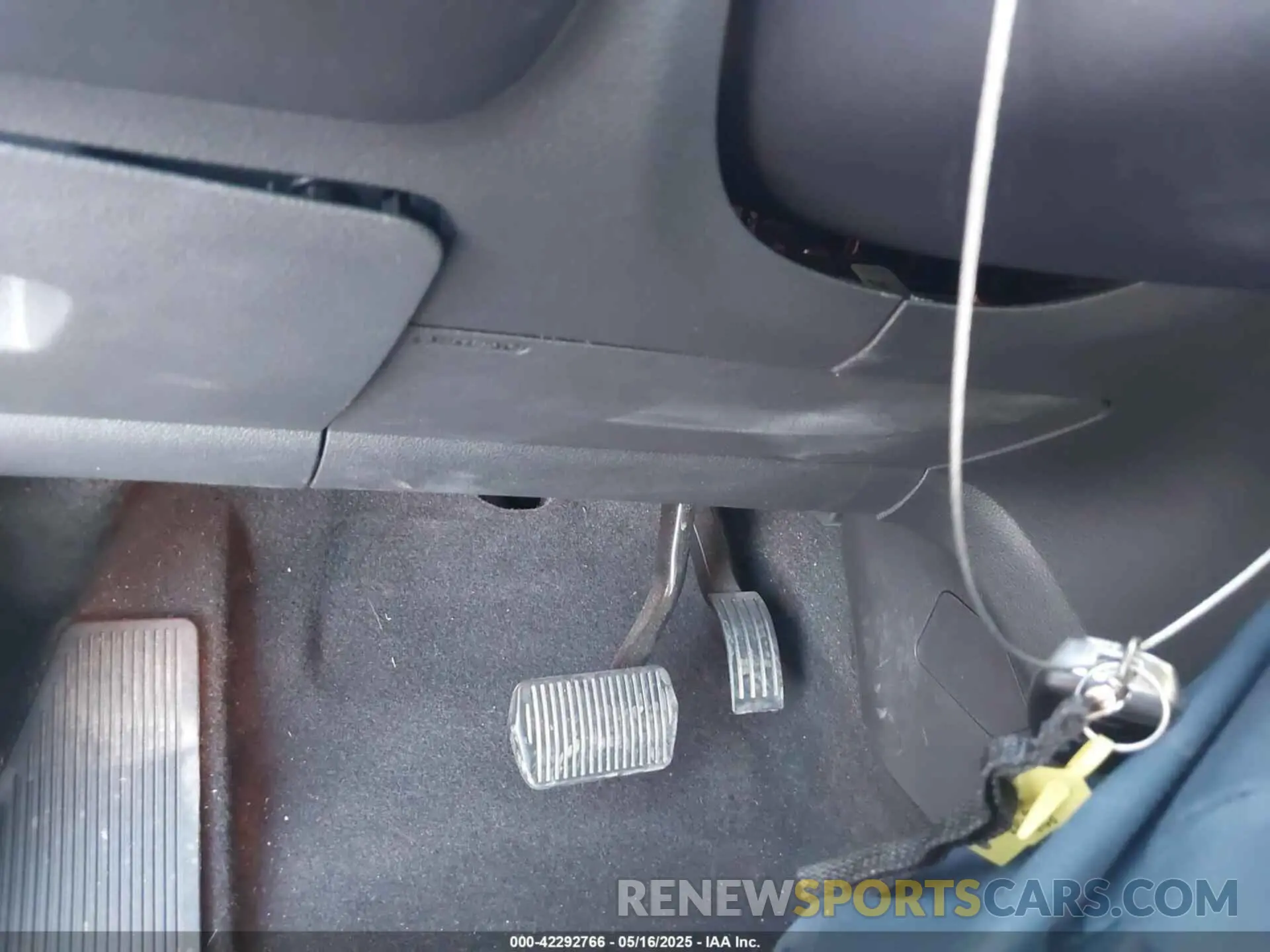 11 Photograph of a damaged car 1FMCU0GD1KUC02511 FORD ESCAPE 2019
