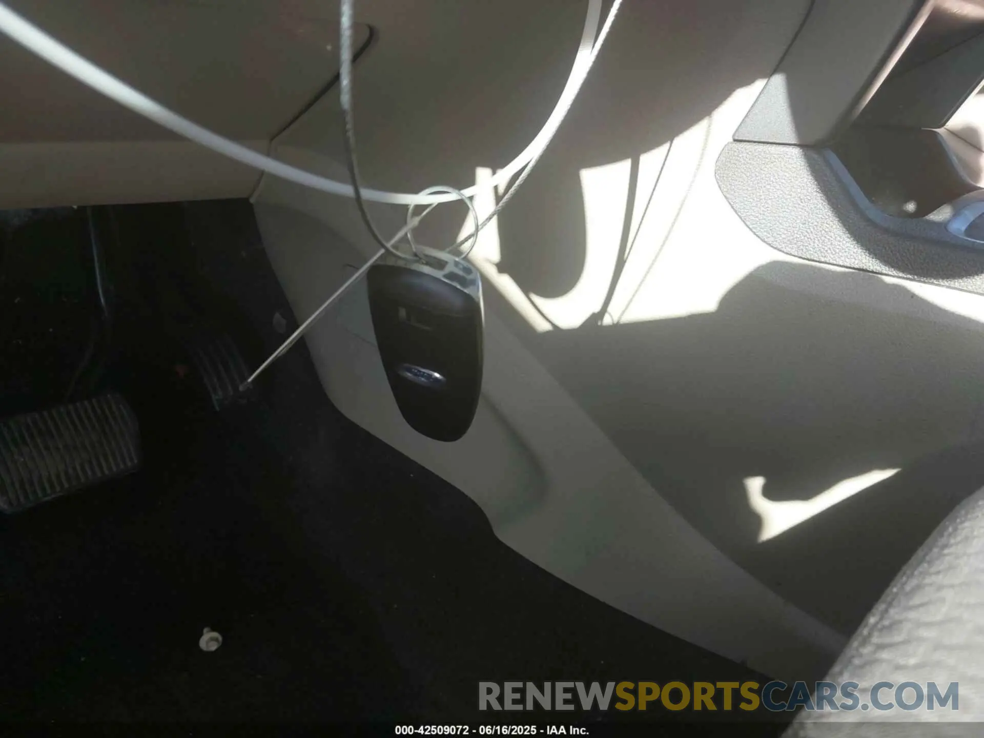11 Photograph of a damaged car 1FMCU0GD1KUC52129 FORD ESCAPE 2019