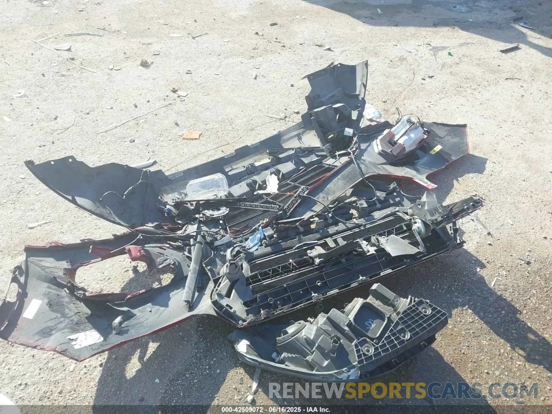 12 Photograph of a damaged car 1FMCU0GD1KUC52129 FORD ESCAPE 2019