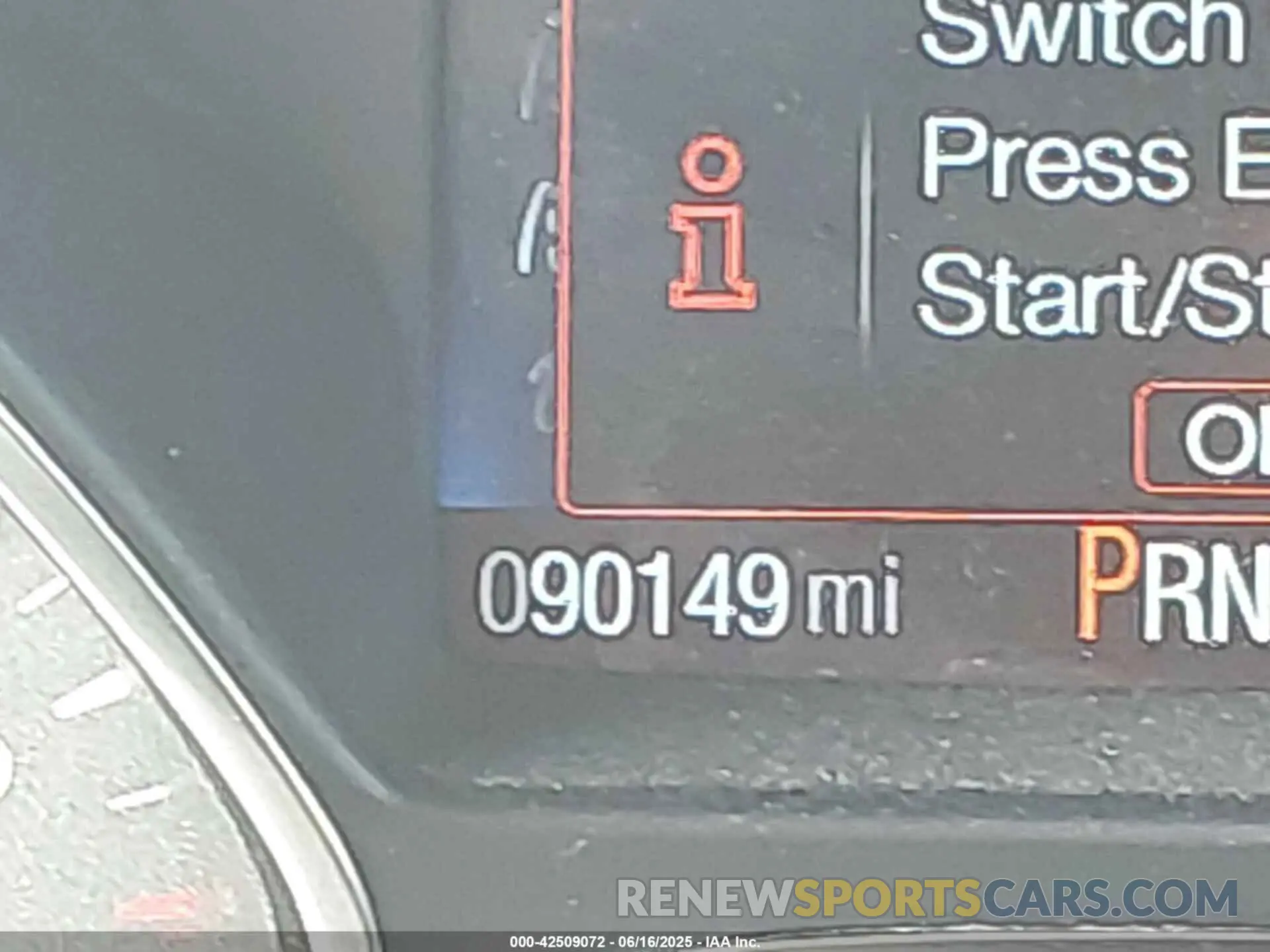 16 Photograph of a damaged car 1FMCU0GD1KUC52129 FORD ESCAPE 2019