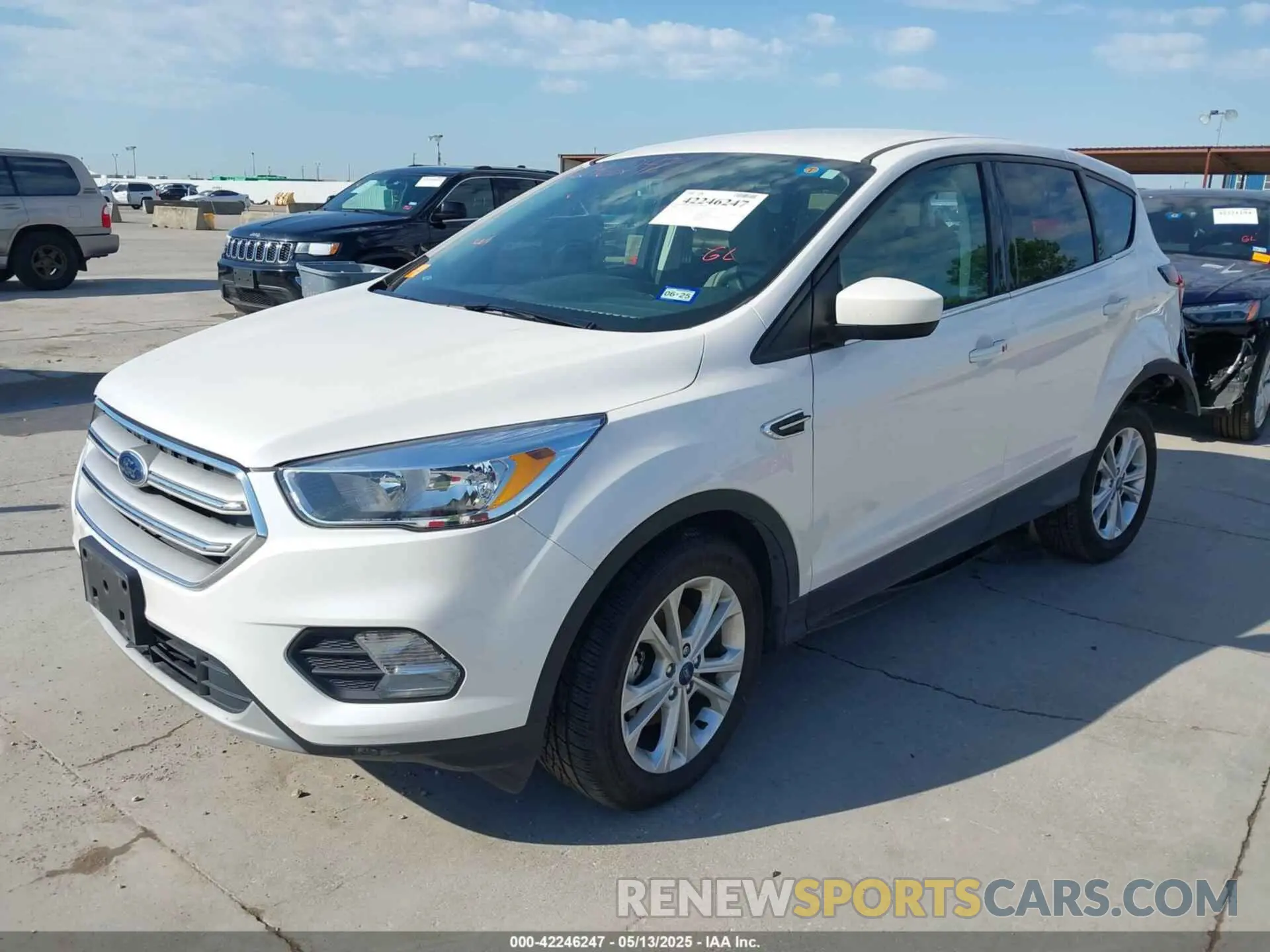 2 Photograph of a damaged car 1FMCU0GD2KUA04603 FORD ESCAPE 2019