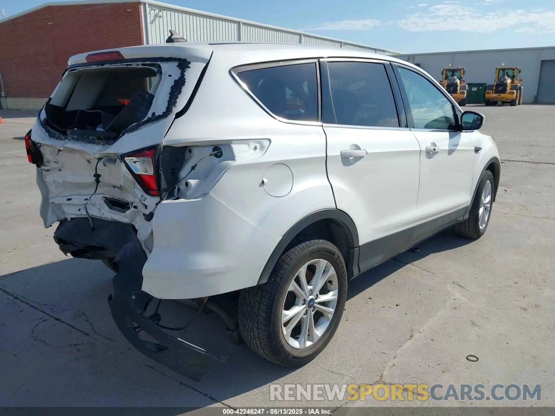 4 Photograph of a damaged car 1FMCU0GD2KUA04603 FORD ESCAPE 2019