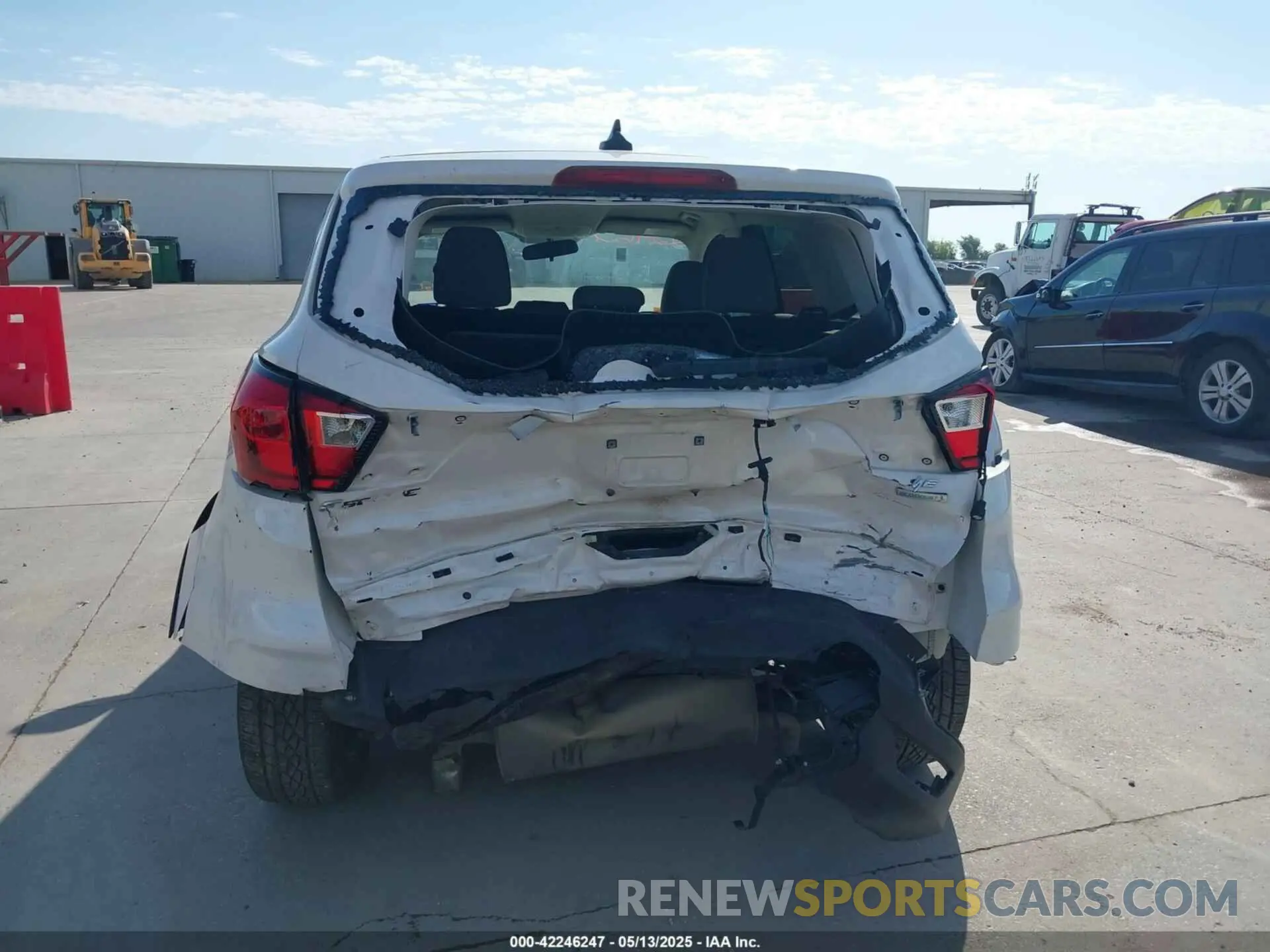 6 Photograph of a damaged car 1FMCU0GD2KUA04603 FORD ESCAPE 2019