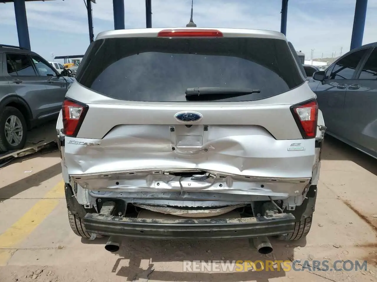 6 Photograph of a damaged car 1FMCU0GD2KUA06237 FORD ESCAPE 2019