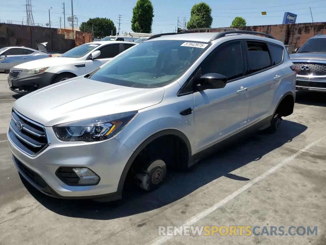 1 Photograph of a damaged car 1FMCU0GD2KUA20414 FORD ESCAPE 2019