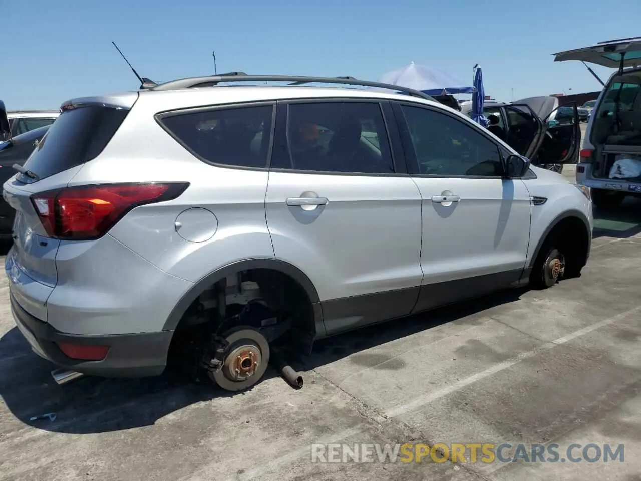 3 Photograph of a damaged car 1FMCU0GD2KUA20414 FORD ESCAPE 2019