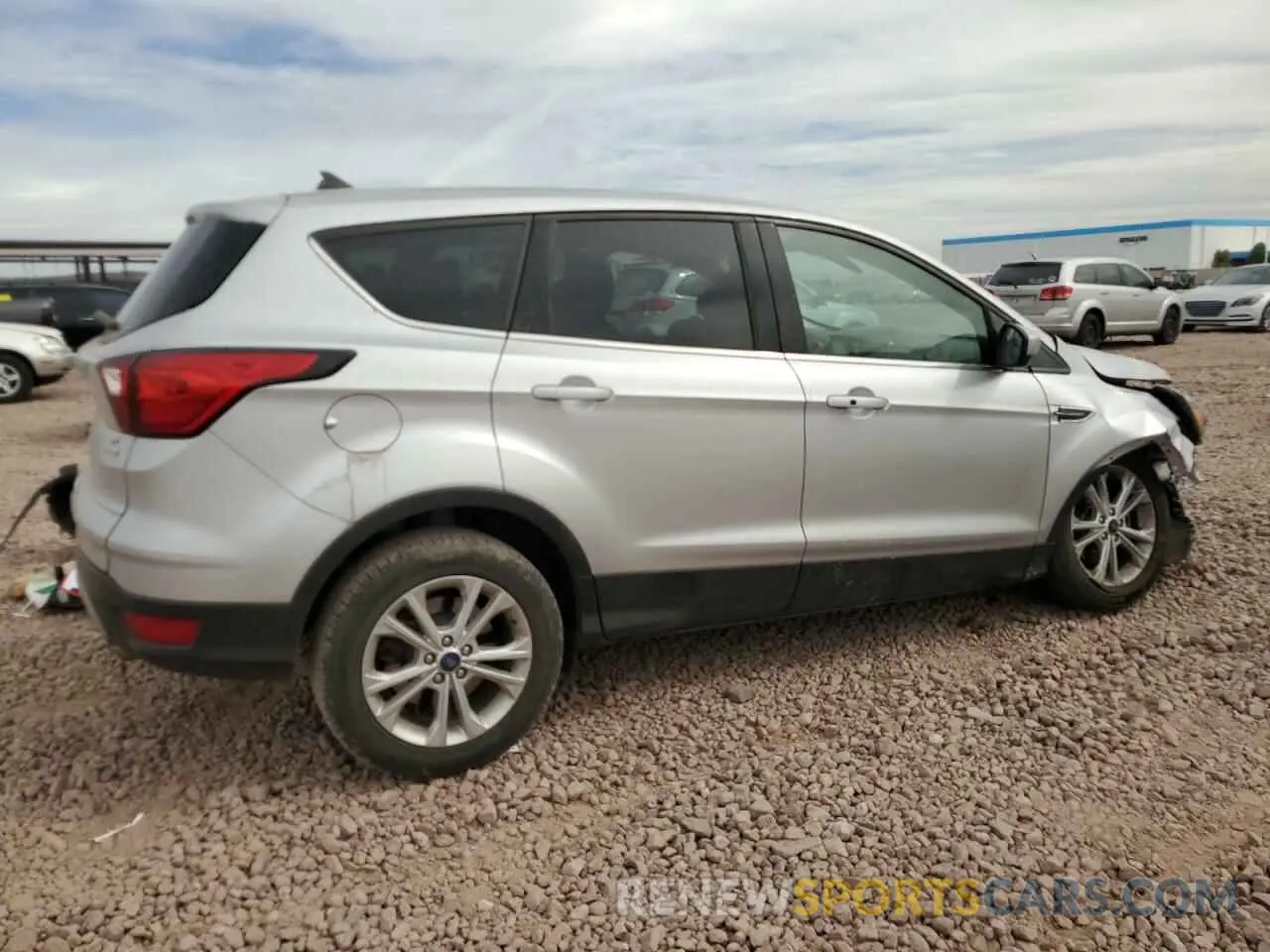3 Photograph of a damaged car 1FMCU0GD2KUA40419 FORD ESCAPE 2019
