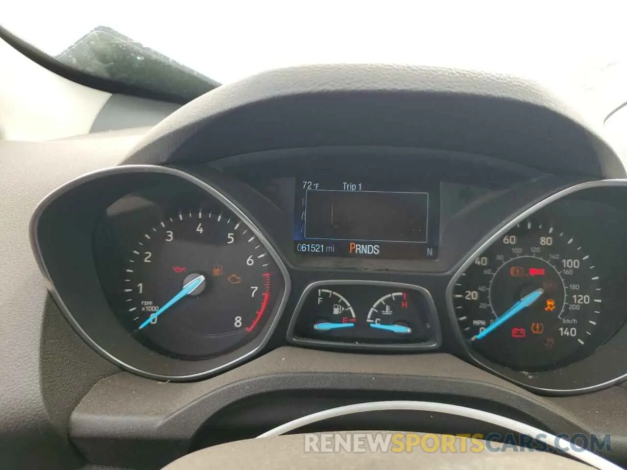 9 Photograph of a damaged car 1FMCU0GD2KUA40419 FORD ESCAPE 2019