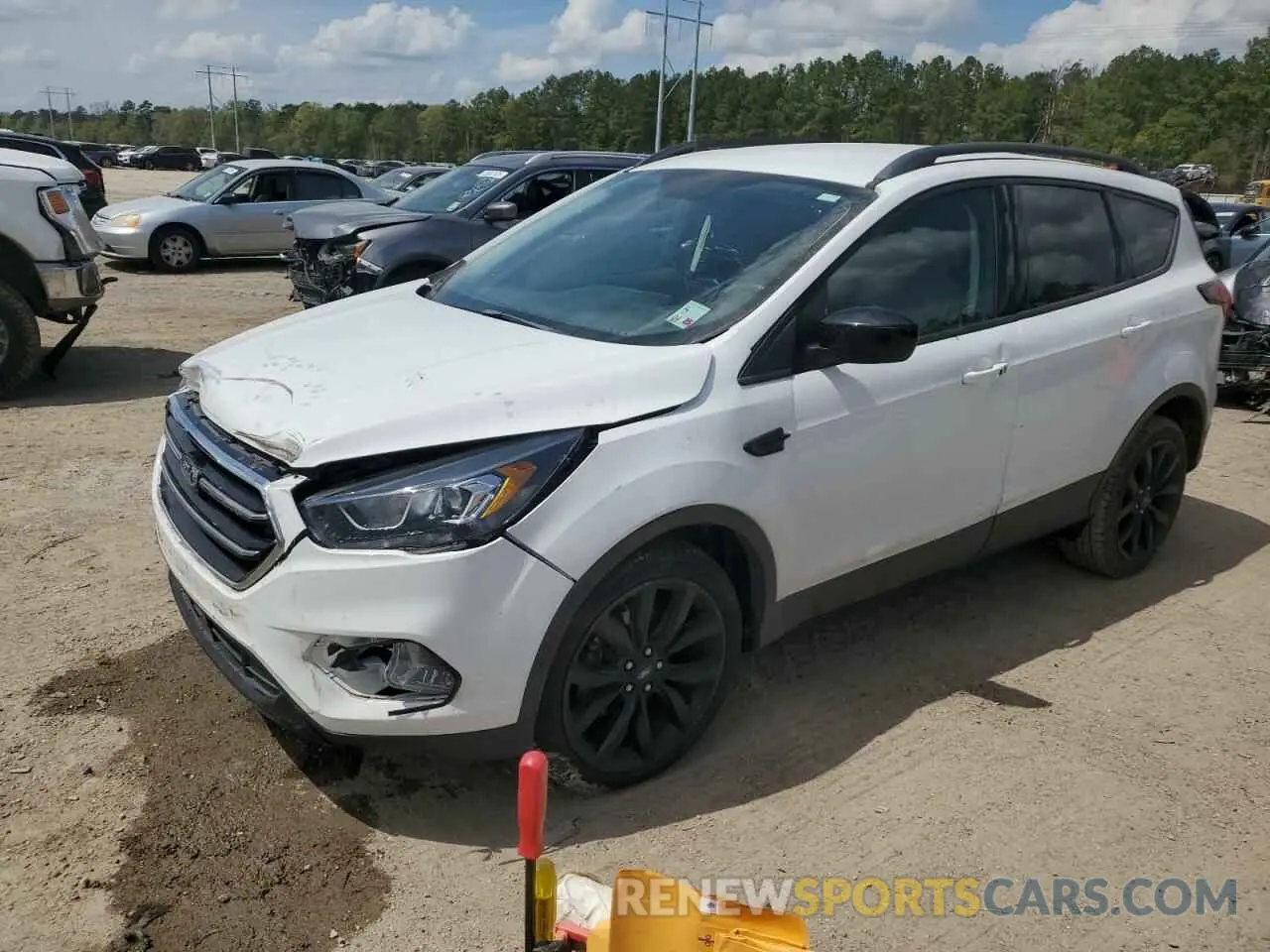 1 Photograph of a damaged car 1FMCU0GD2KUA64767 FORD ESCAPE 2019