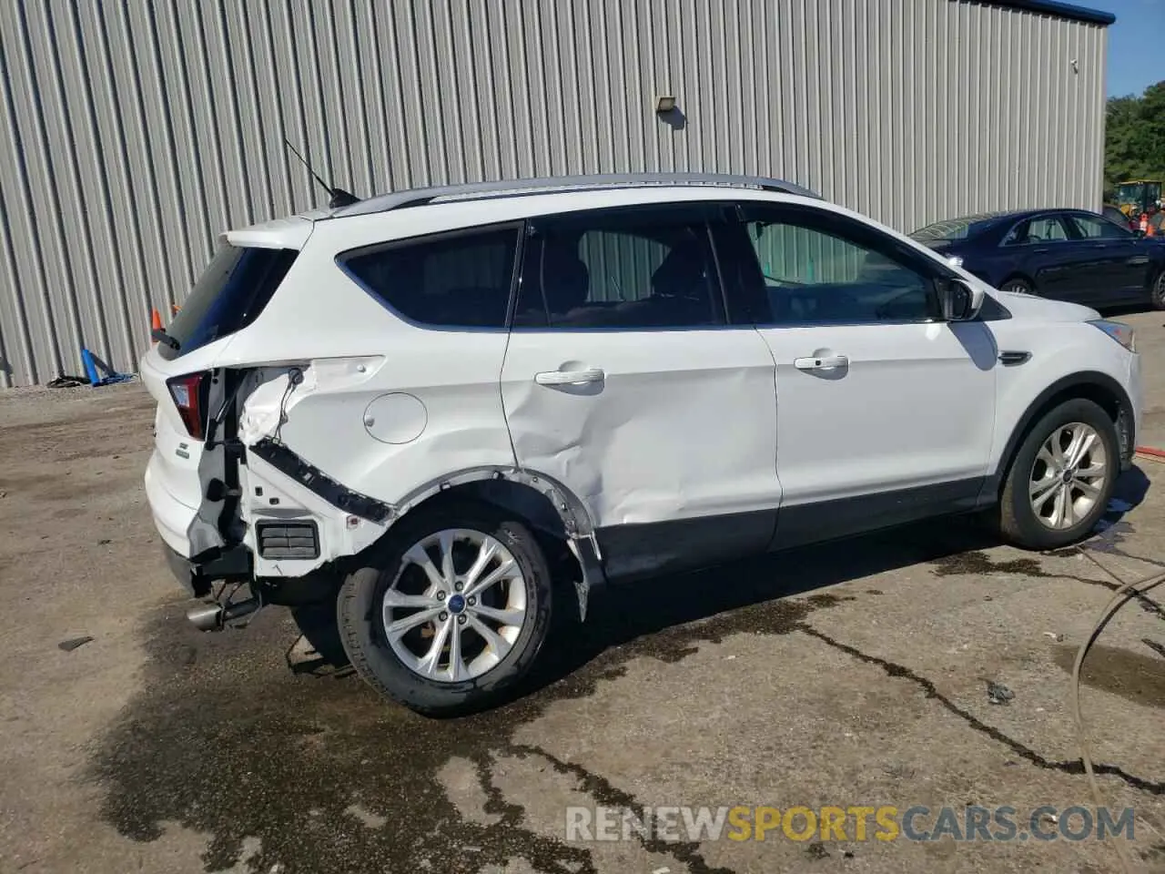 3 Photograph of a damaged car 1FMCU0GD2KUA87725 FORD ESCAPE 2019