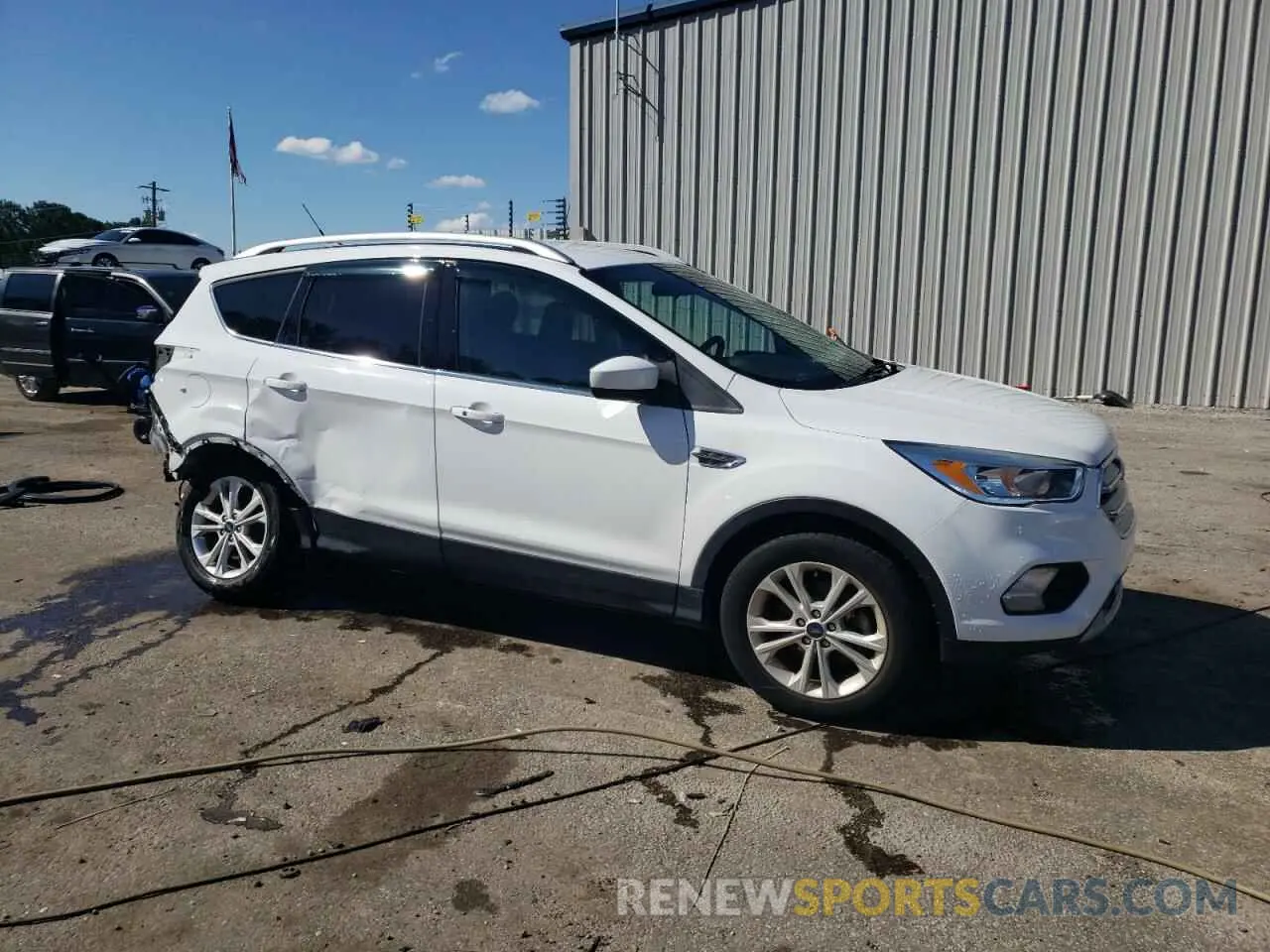 4 Photograph of a damaged car 1FMCU0GD2KUA87725 FORD ESCAPE 2019