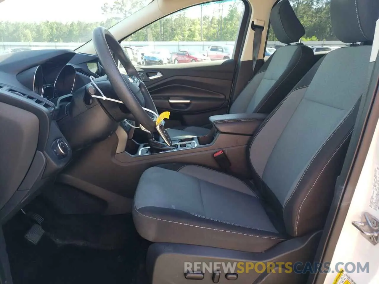 7 Photograph of a damaged car 1FMCU0GD2KUA87725 FORD ESCAPE 2019