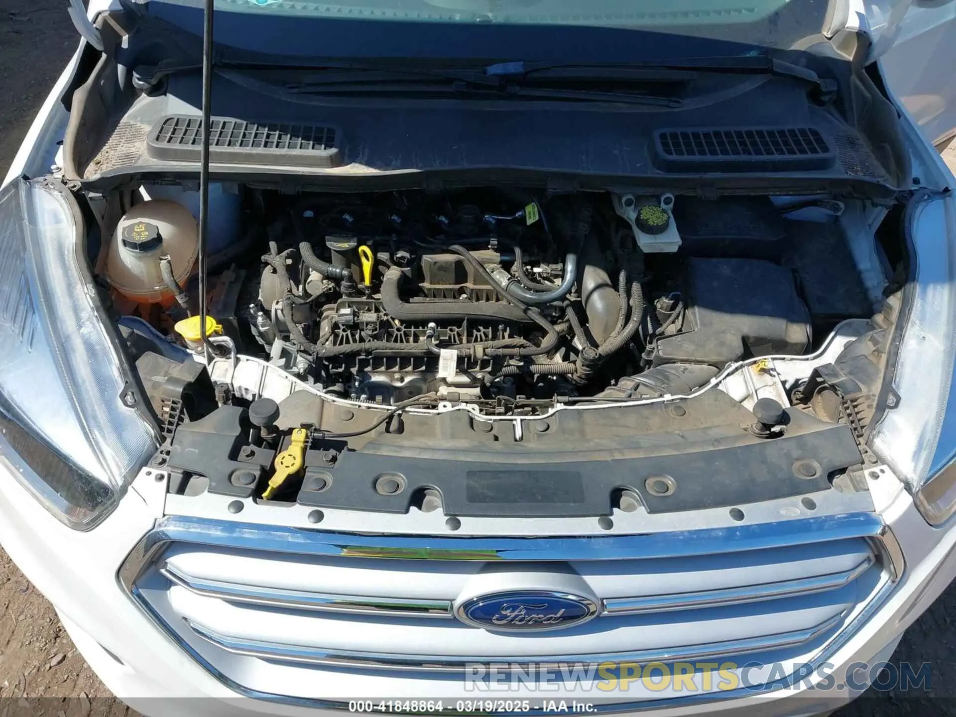 10 Photograph of a damaged car 1FMCU0GD2KUA99793 FORD ESCAPE 2019