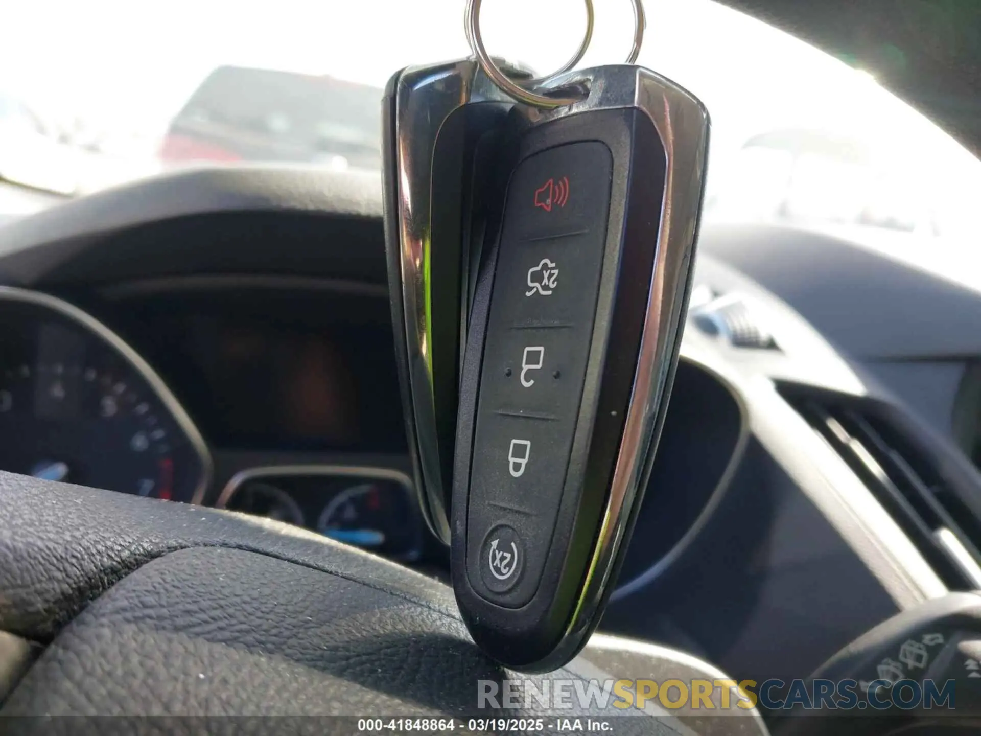 11 Photograph of a damaged car 1FMCU0GD2KUA99793 FORD ESCAPE 2019