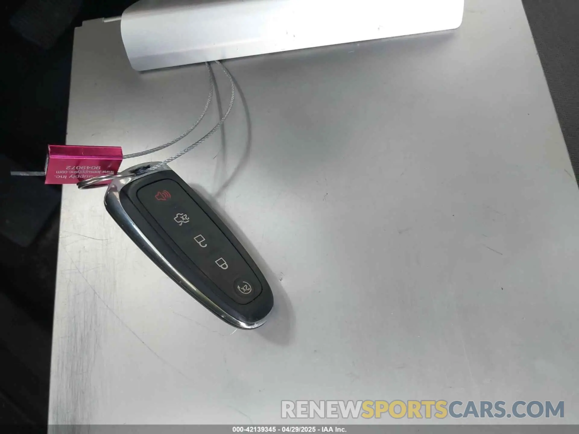 11 Photograph of a damaged car 1FMCU0GD2KUB14762 FORD ESCAPE 2019