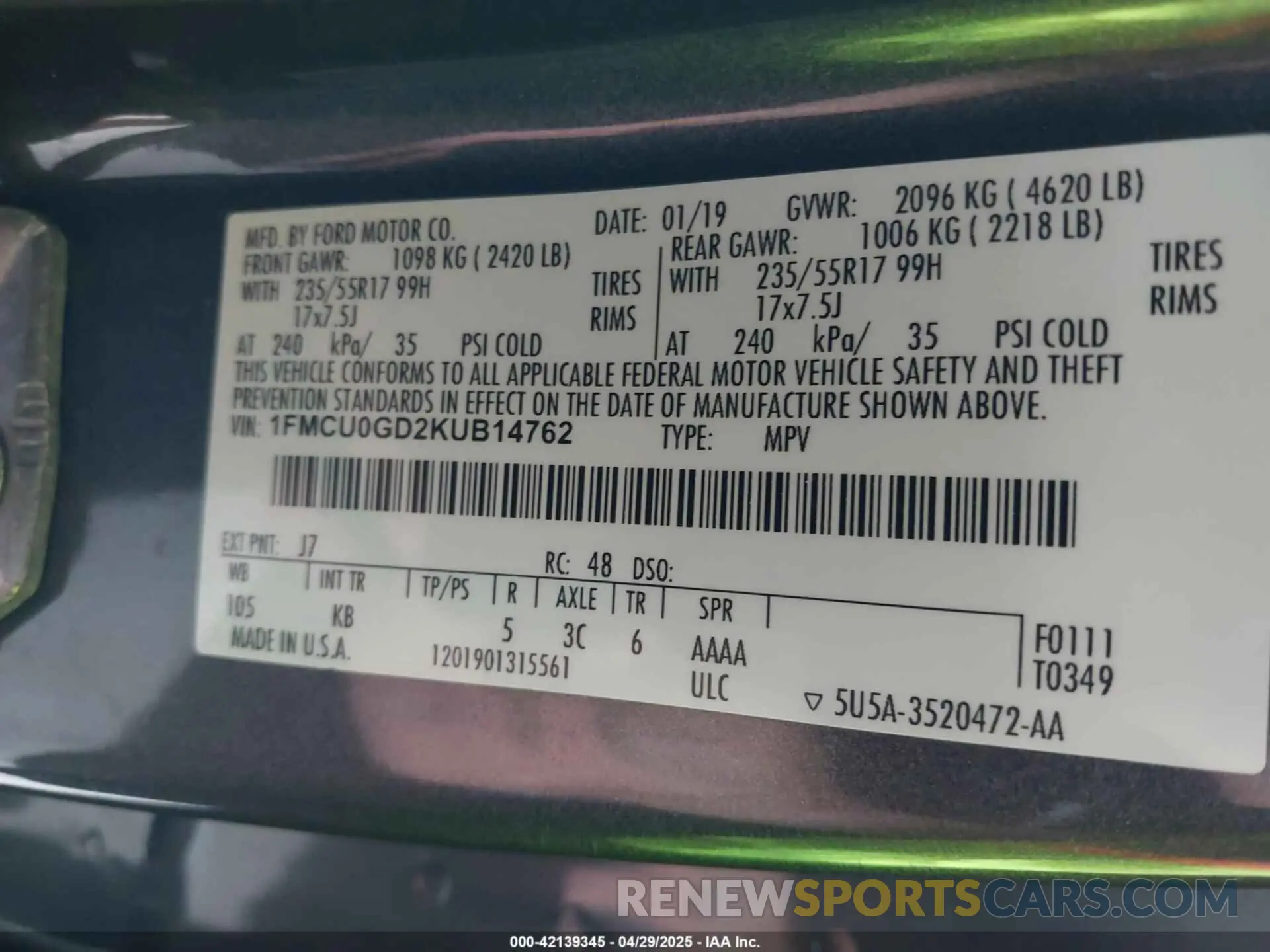 9 Photograph of a damaged car 1FMCU0GD2KUB14762 FORD ESCAPE 2019