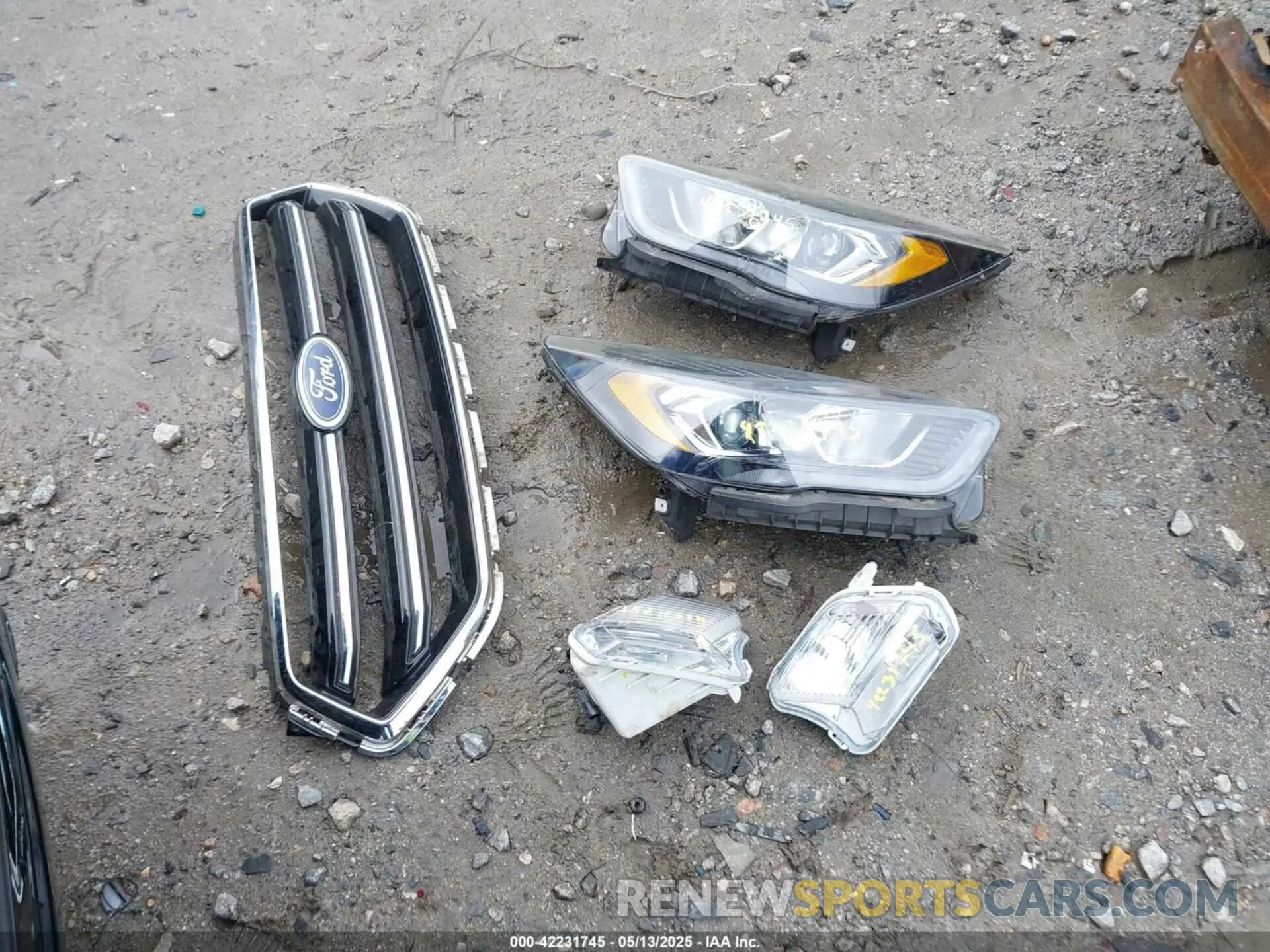 12 Photograph of a damaged car 1FMCU0GD2KUB45025 FORD ESCAPE 2019