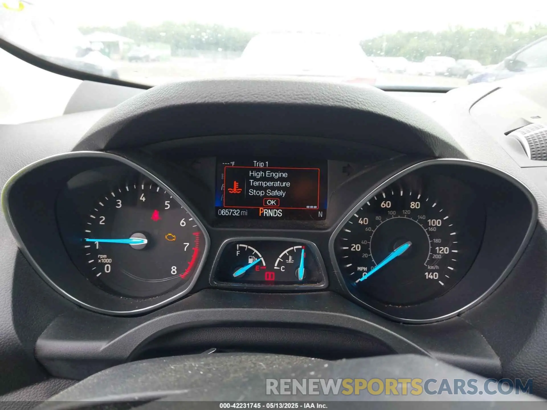 7 Photograph of a damaged car 1FMCU0GD2KUB45025 FORD ESCAPE 2019