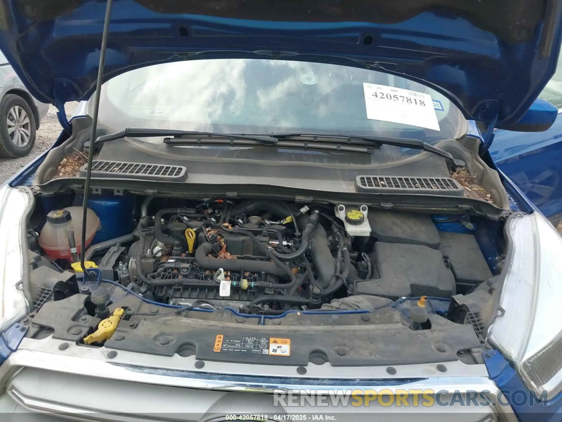 10 Photograph of a damaged car 1FMCU0GD2KUB49611 FORD ESCAPE 2019