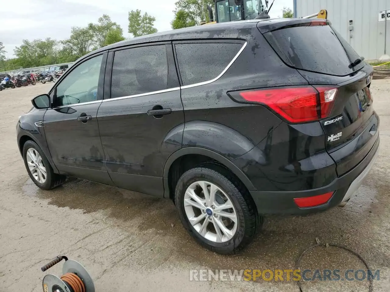2 Photograph of a damaged car 1FMCU0GD2KUB64867 FORD ESCAPE 2019