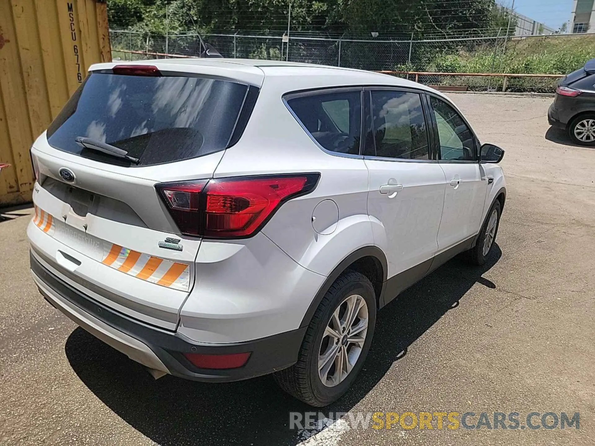 12 Photograph of a damaged car 1FMCU0GD2KUB82463 FORD ESCAPE 2019