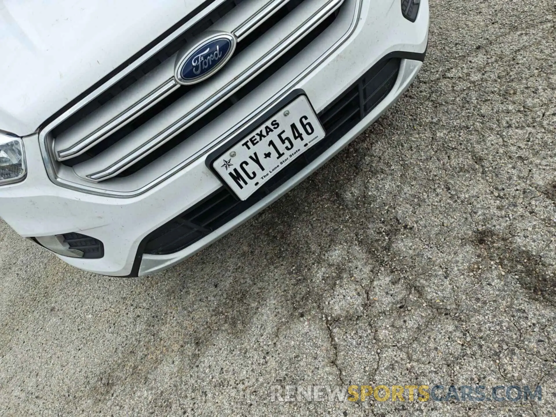 21 Photograph of a damaged car 1FMCU0GD2KUB82463 FORD ESCAPE 2019
