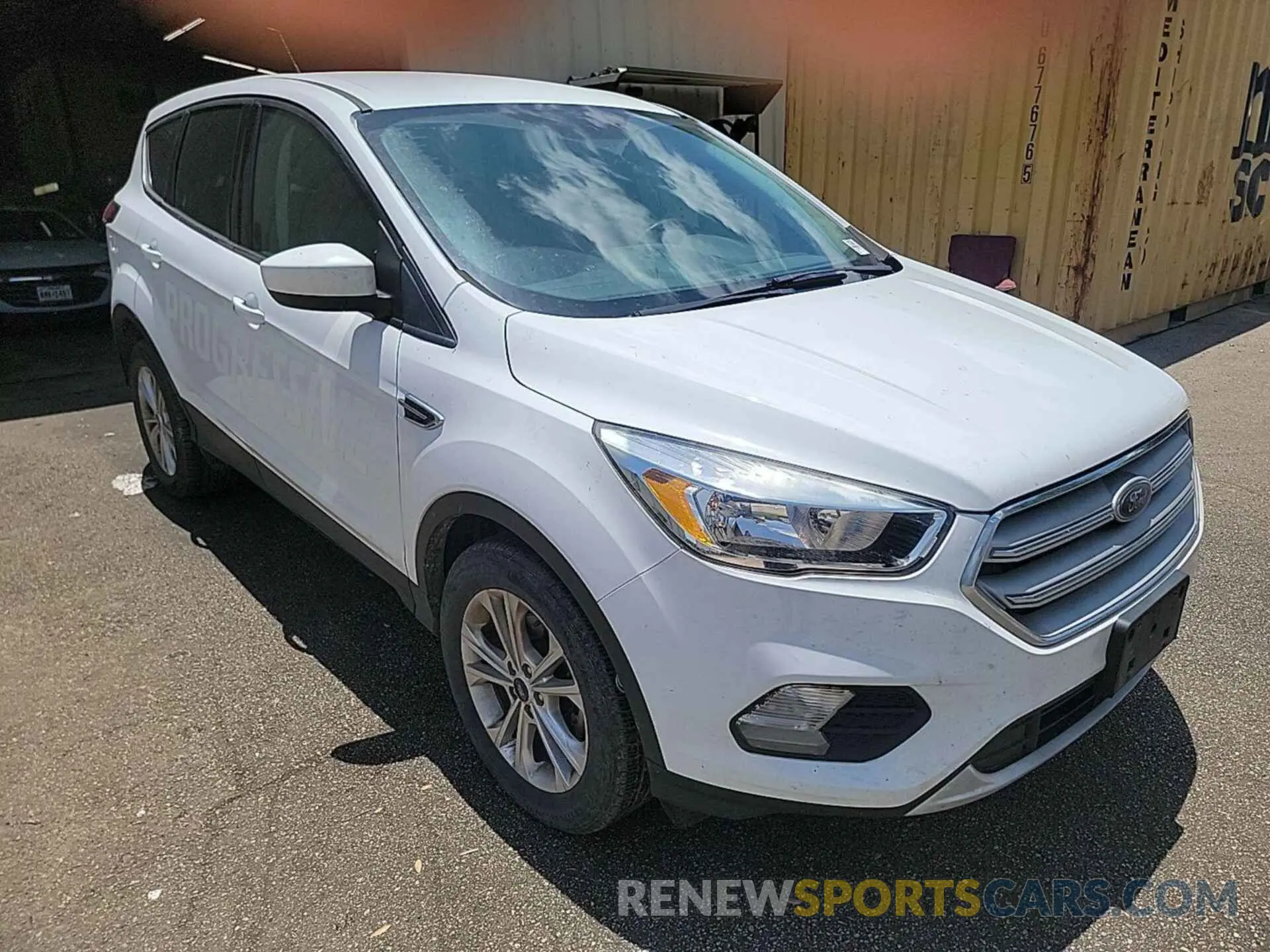 5 Photograph of a damaged car 1FMCU0GD2KUB82463 FORD ESCAPE 2019