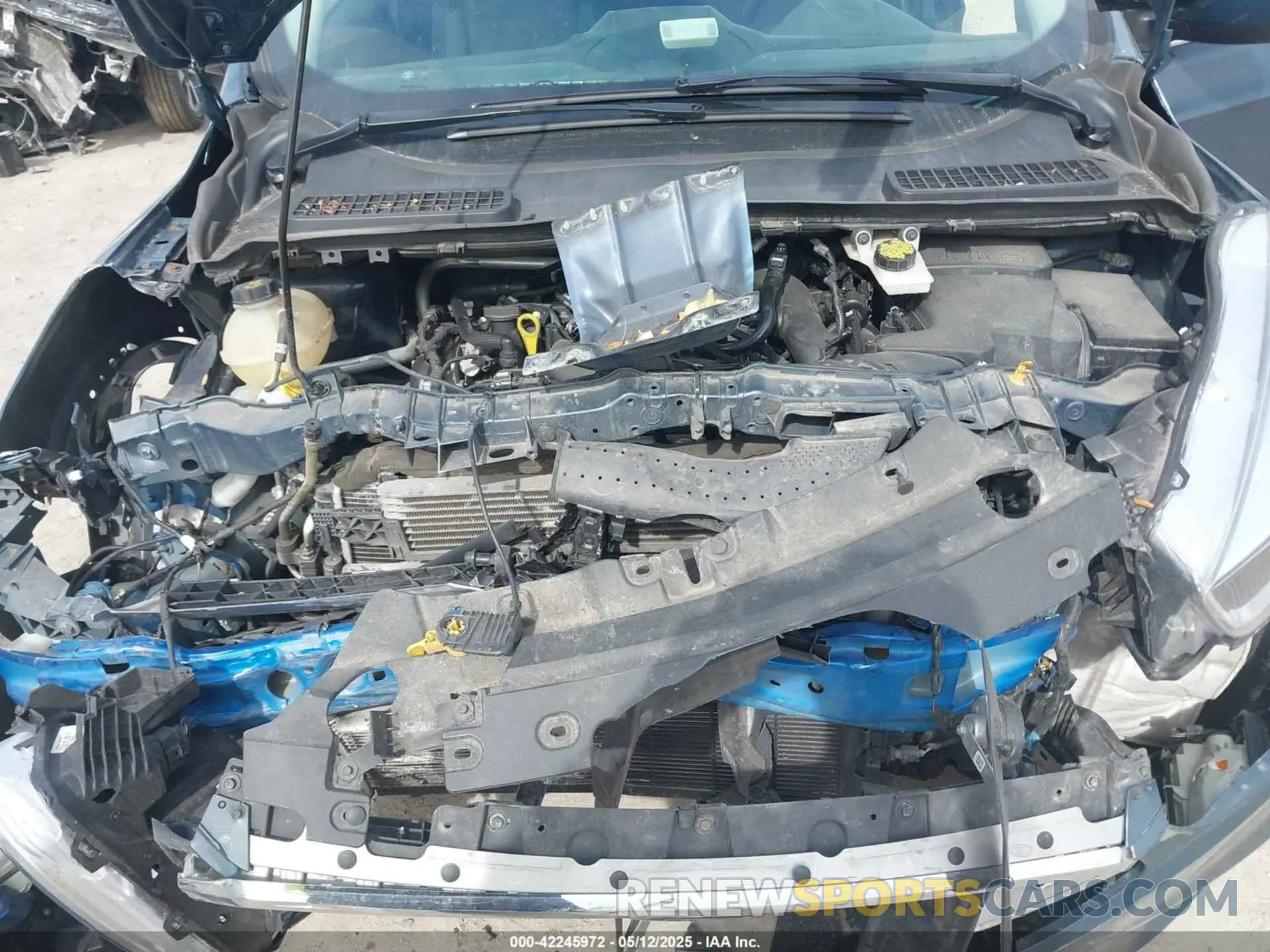 10 Photograph of a damaged car 1FMCU0GD2KUB98923 FORD ESCAPE 2019