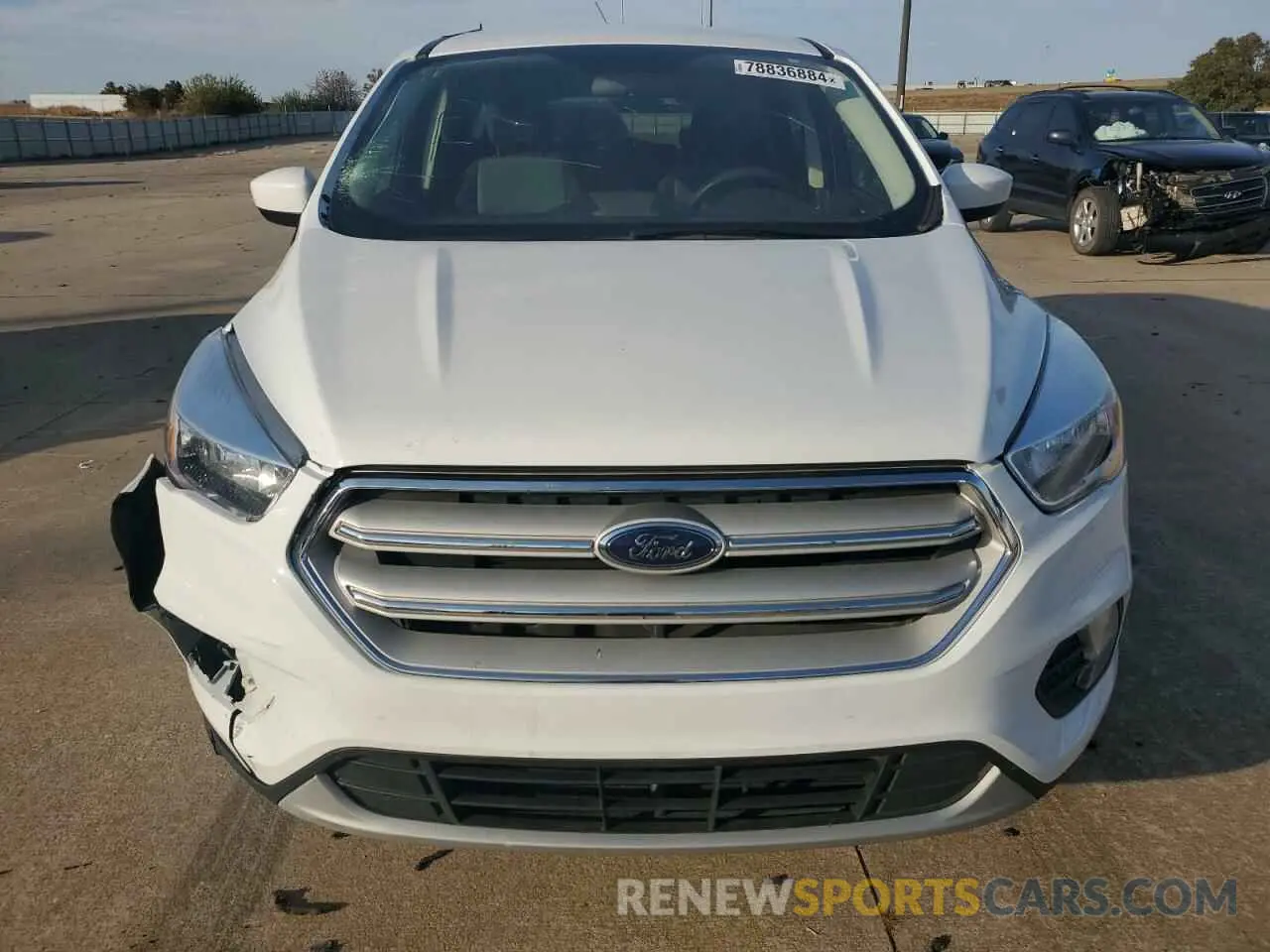 5 Photograph of a damaged car 1FMCU0GD2KUC04199 FORD ESCAPE 2019