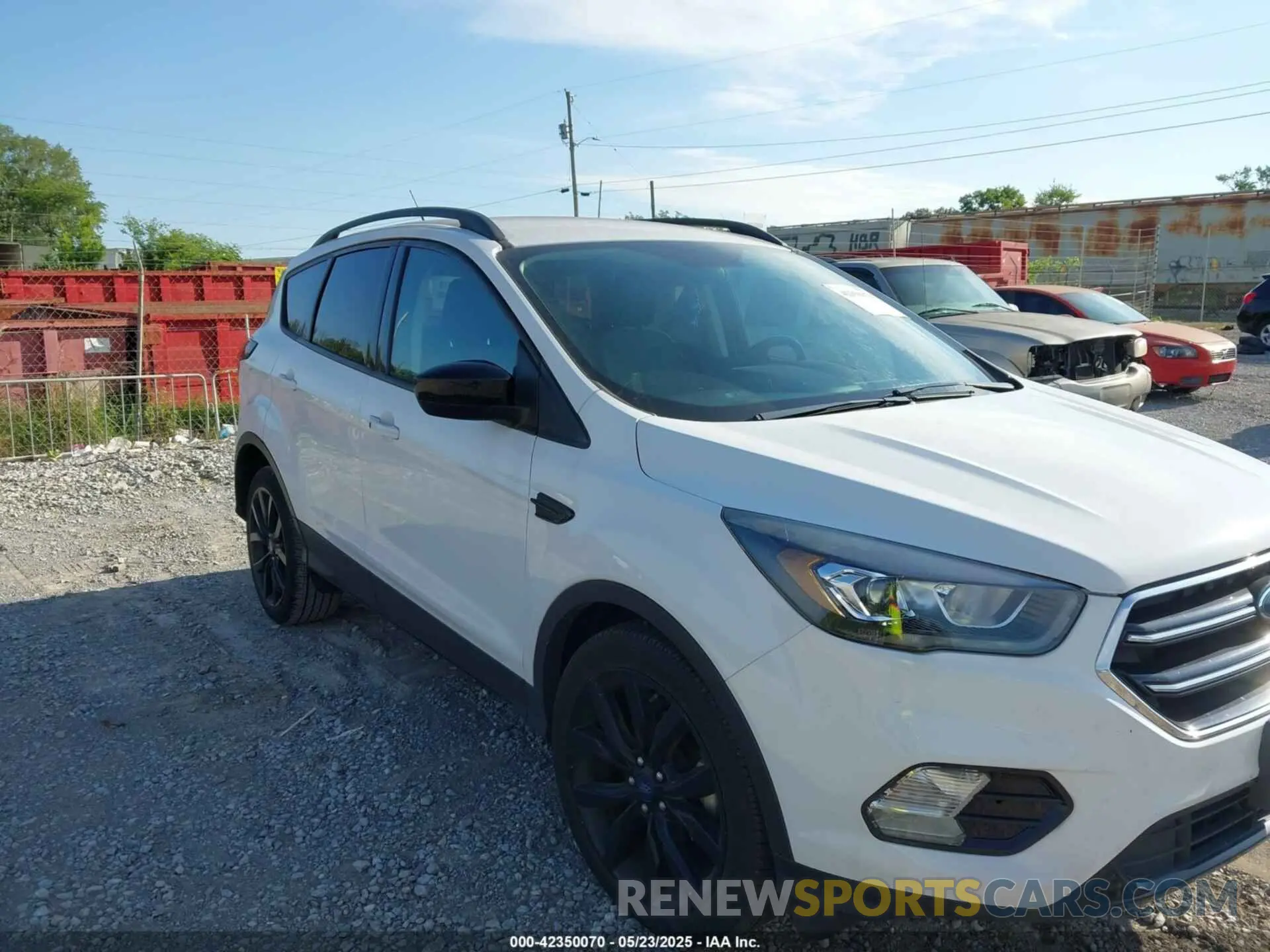 1 Photograph of a damaged car 1FMCU0GD2KUC47330 FORD ESCAPE 2019