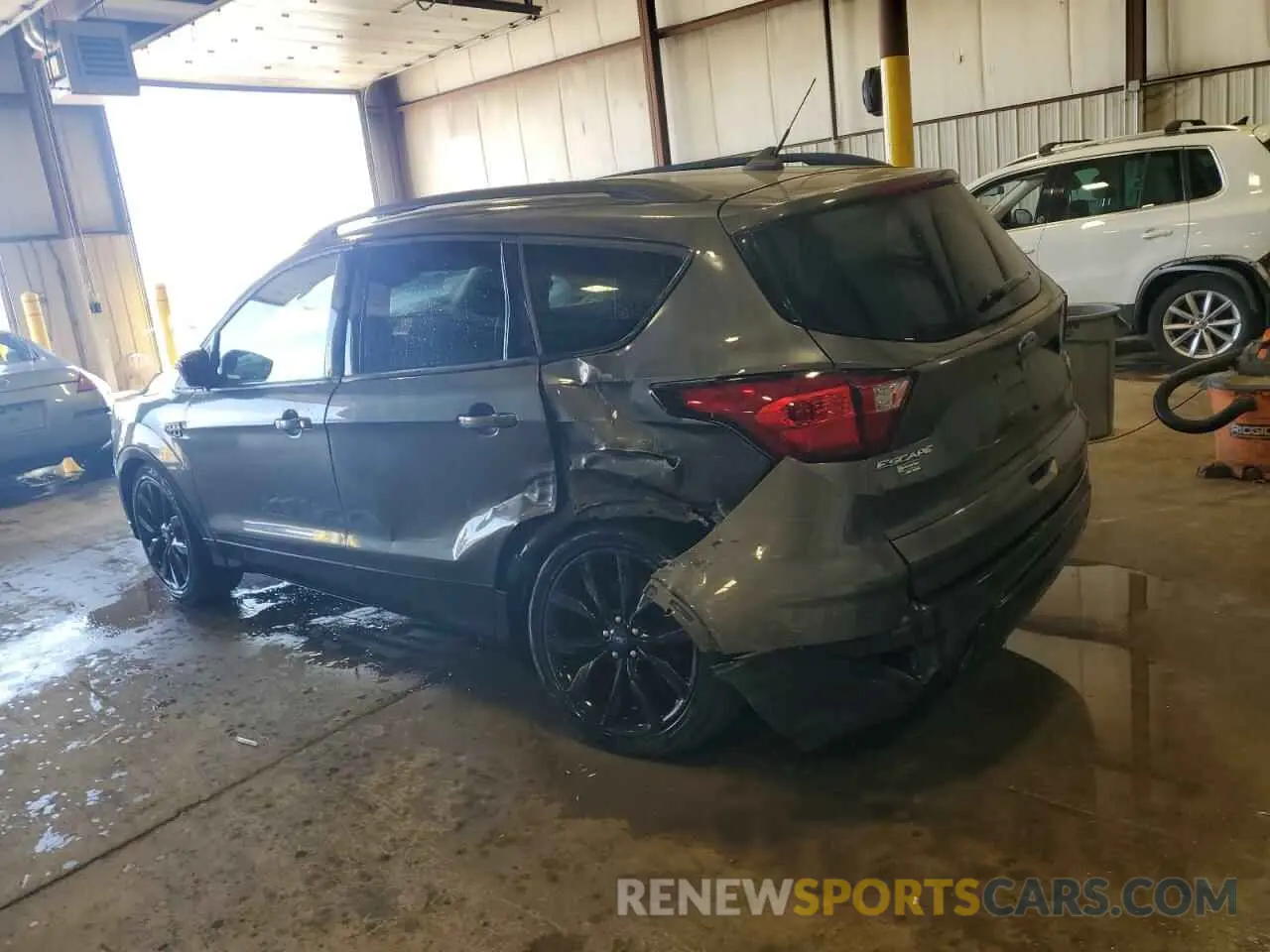 2 Photograph of a damaged car 1FMCU0GD3KUA07512 FORD ESCAPE 2019