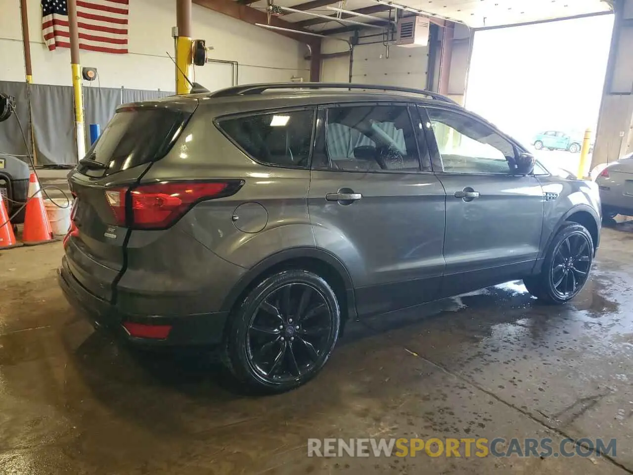 3 Photograph of a damaged car 1FMCU0GD3KUA07512 FORD ESCAPE 2019