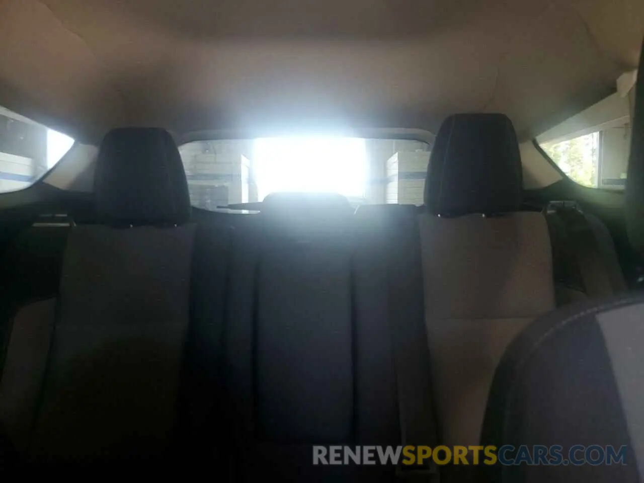 10 Photograph of a damaged car 1FMCU0GD3KUA07915 FORD ESCAPE 2019