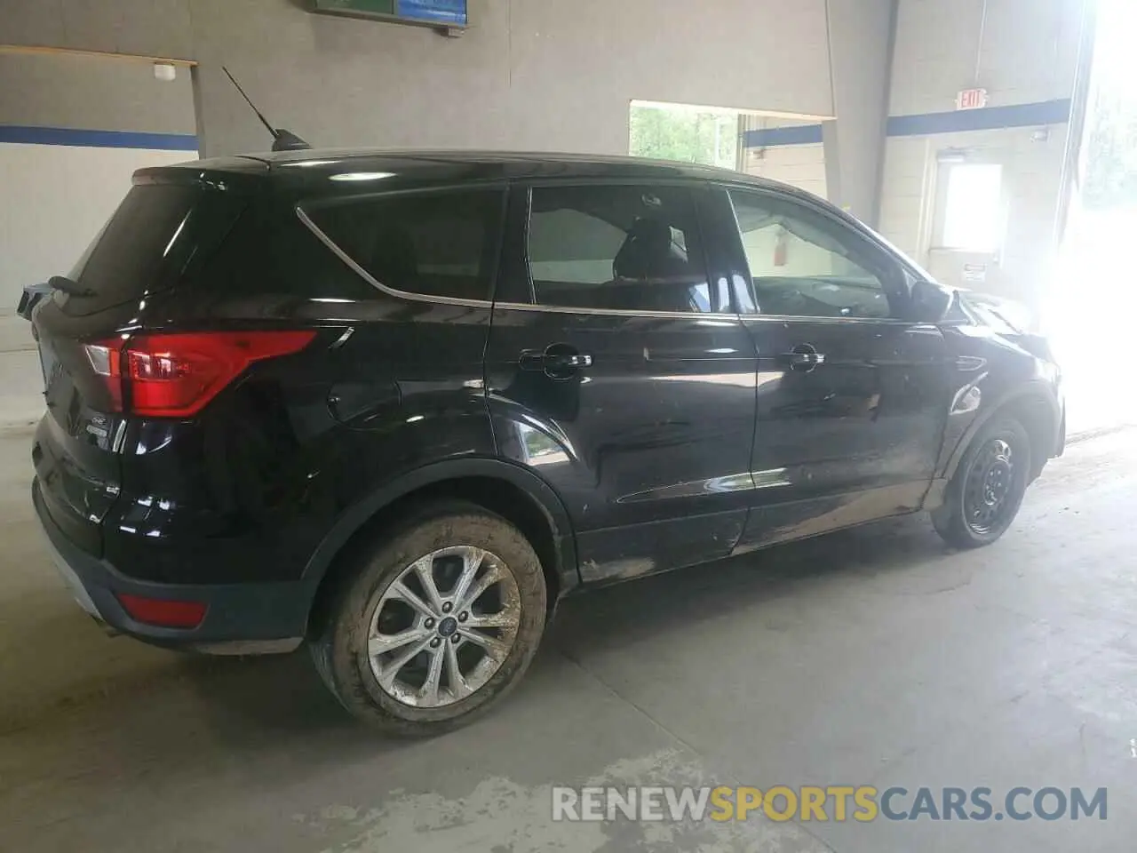 3 Photograph of a damaged car 1FMCU0GD3KUA07915 FORD ESCAPE 2019