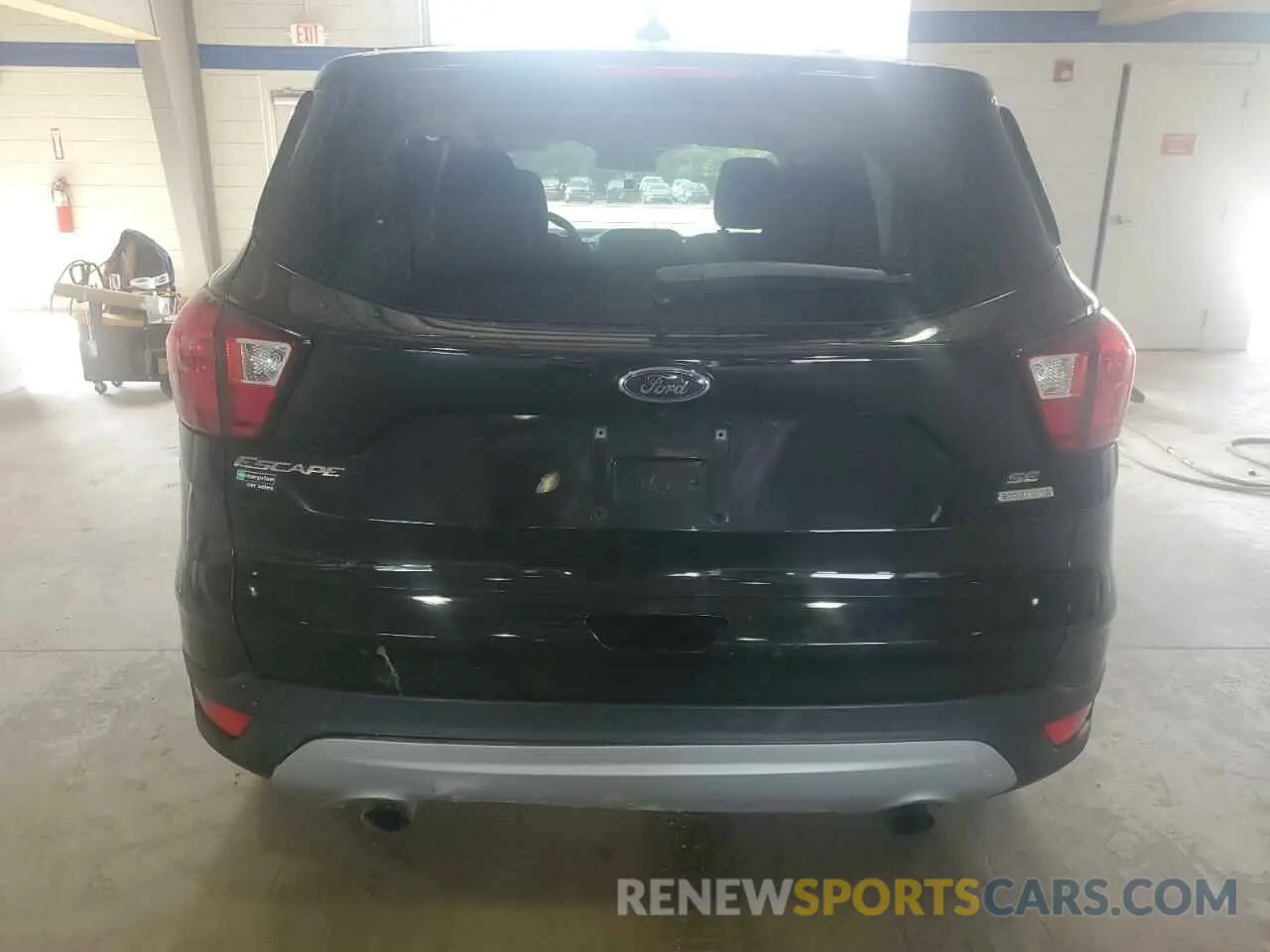 6 Photograph of a damaged car 1FMCU0GD3KUA07915 FORD ESCAPE 2019