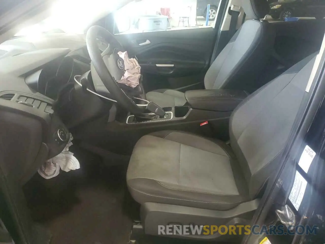 7 Photograph of a damaged car 1FMCU0GD3KUA07915 FORD ESCAPE 2019