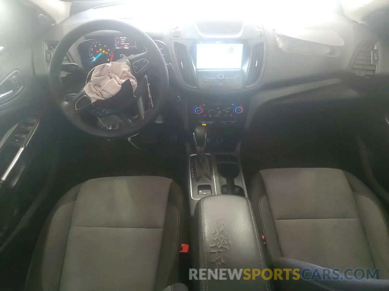 8 Photograph of a damaged car 1FMCU0GD3KUA07915 FORD ESCAPE 2019