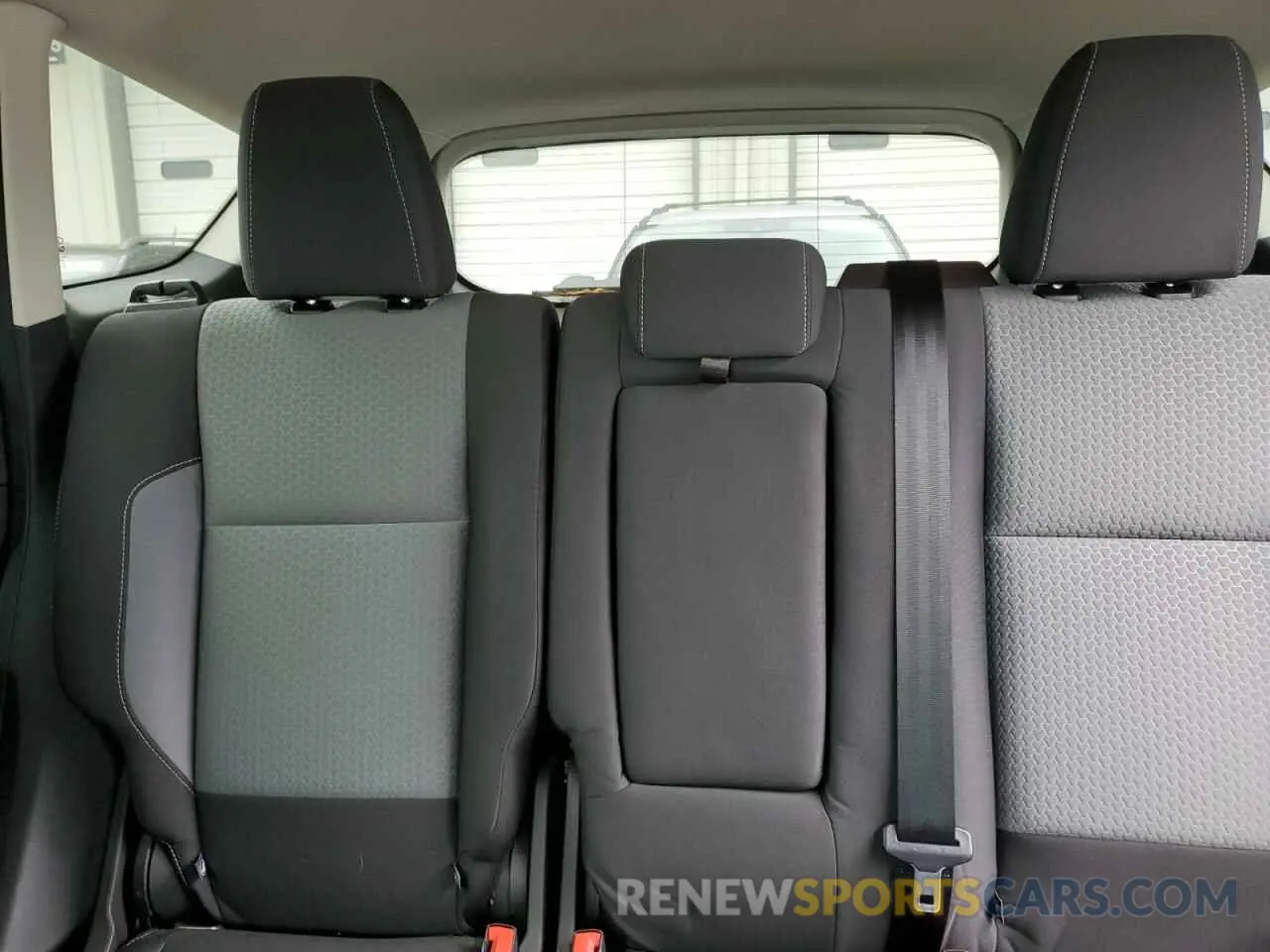 10 Photograph of a damaged car 1FMCU0GD3KUA15268 FORD ESCAPE 2019