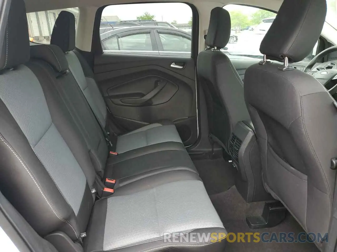 11 Photograph of a damaged car 1FMCU0GD3KUA15268 FORD ESCAPE 2019