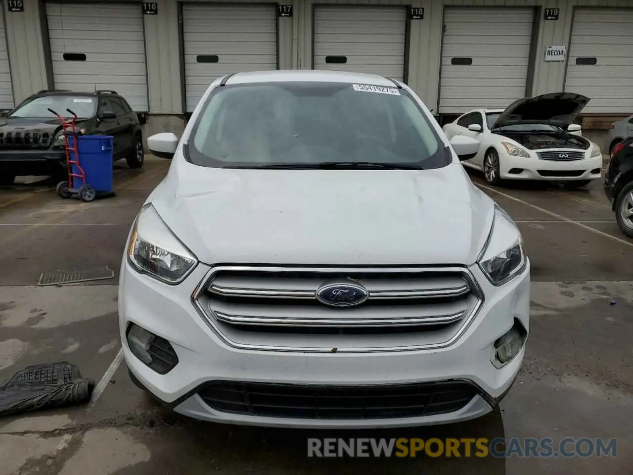 5 Photograph of a damaged car 1FMCU0GD3KUA15268 FORD ESCAPE 2019