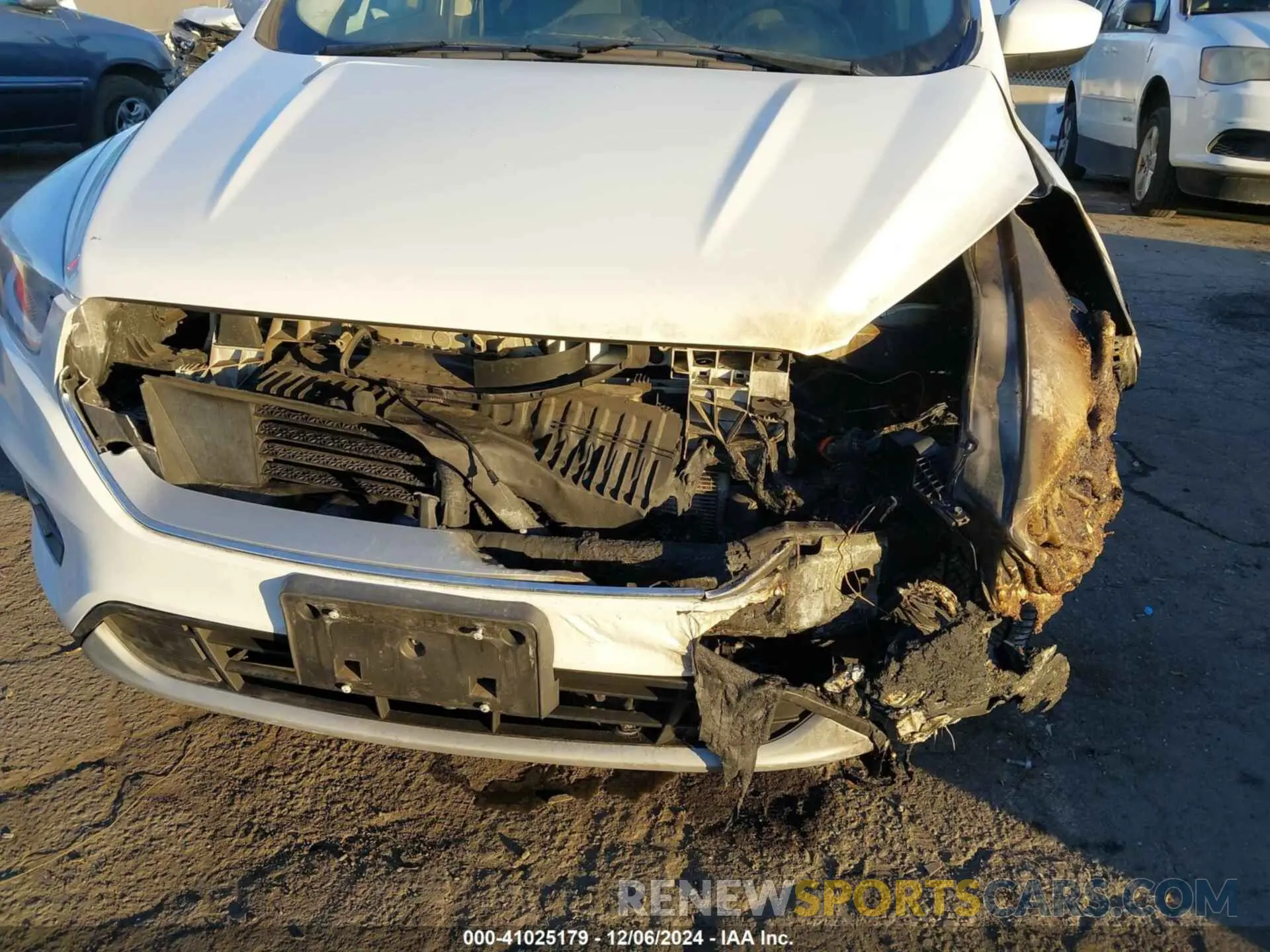 13 Photograph of a damaged car 1FMCU0GD3KUA20180 FORD ESCAPE 2019