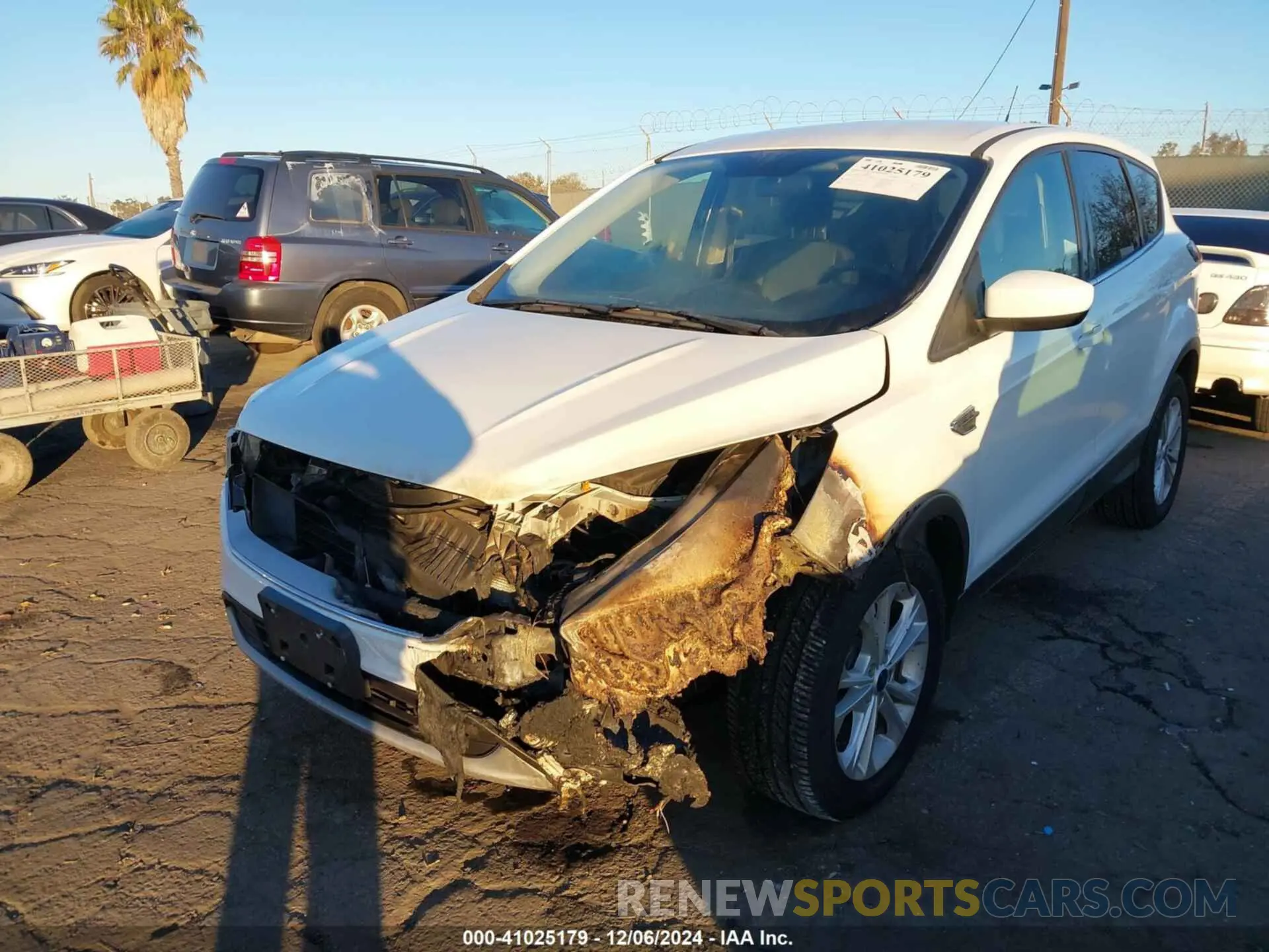 2 Photograph of a damaged car 1FMCU0GD3KUA20180 FORD ESCAPE 2019