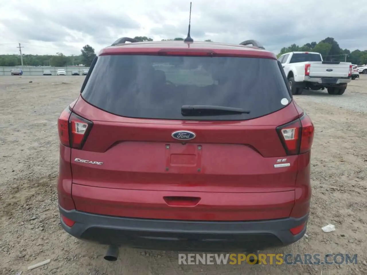 6 Photograph of a damaged car 1FMCU0GD3KUA29865 FORD ESCAPE 2019