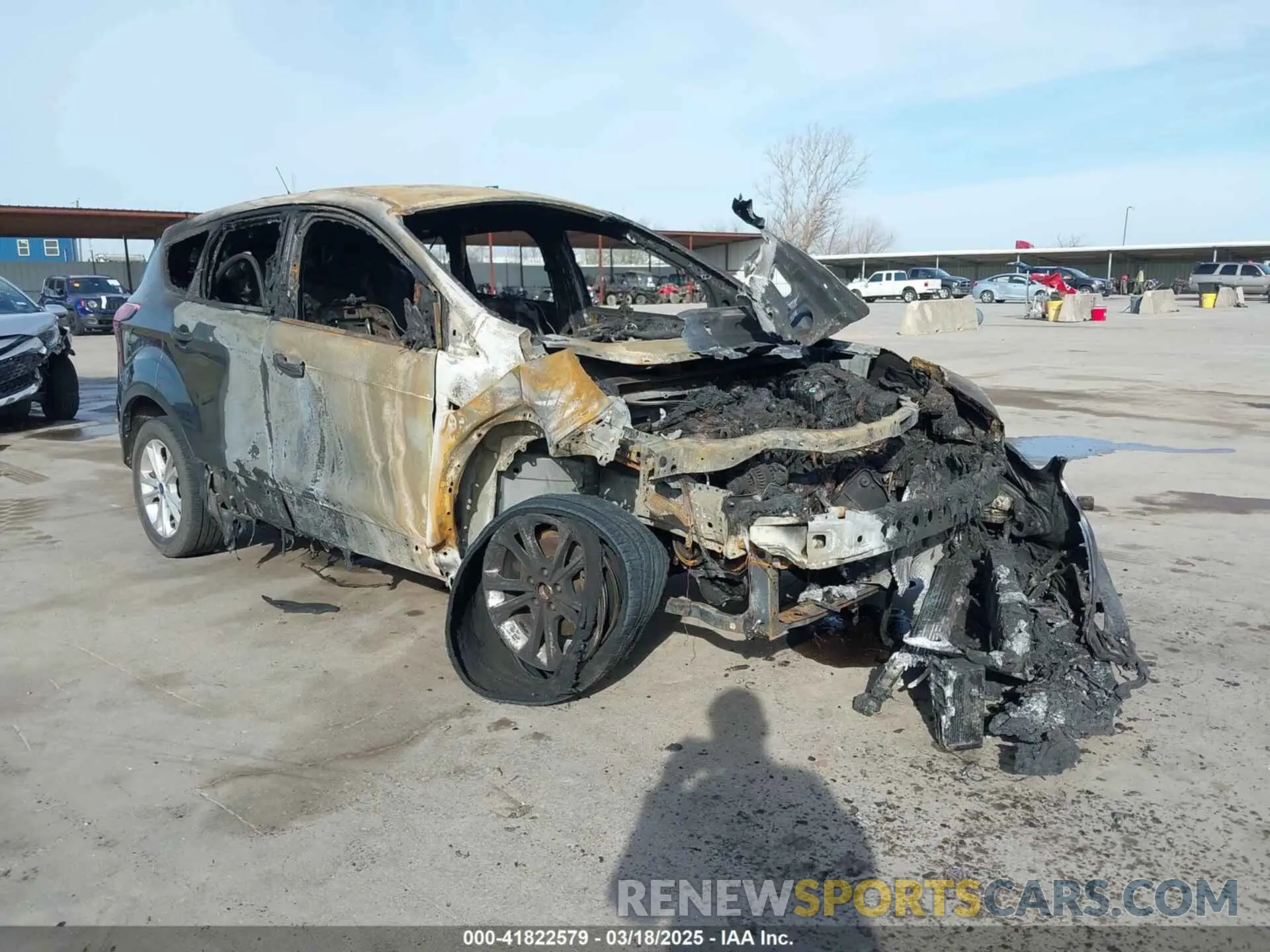 1 Photograph of a damaged car 1FMCU0GD3KUA29977 FORD ESCAPE 2019