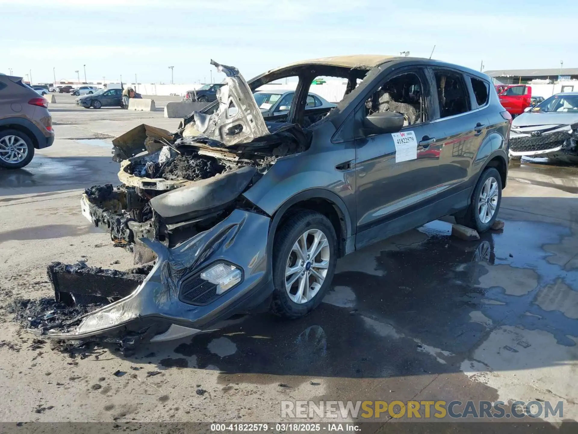2 Photograph of a damaged car 1FMCU0GD3KUA29977 FORD ESCAPE 2019