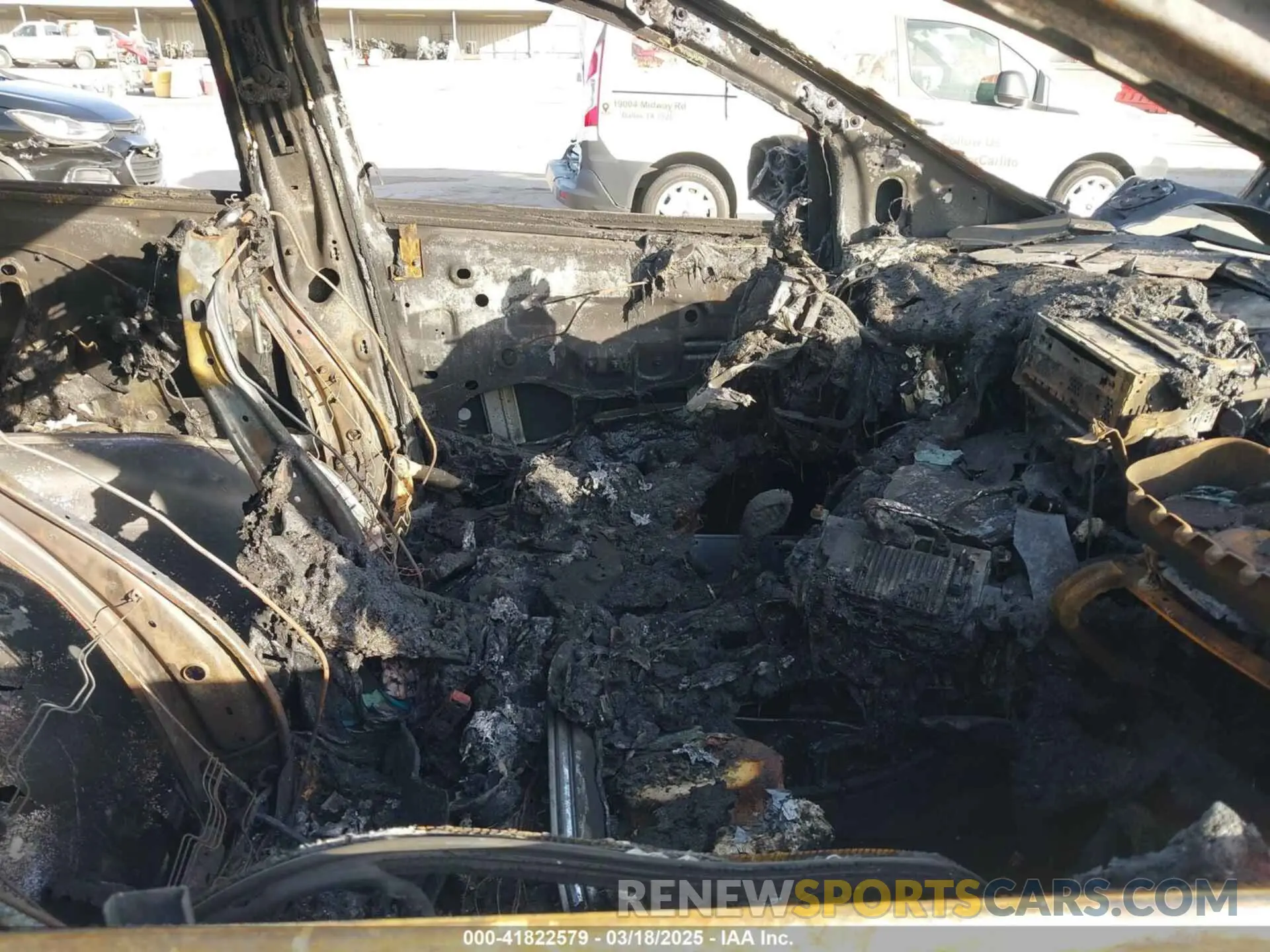5 Photograph of a damaged car 1FMCU0GD3KUA29977 FORD ESCAPE 2019